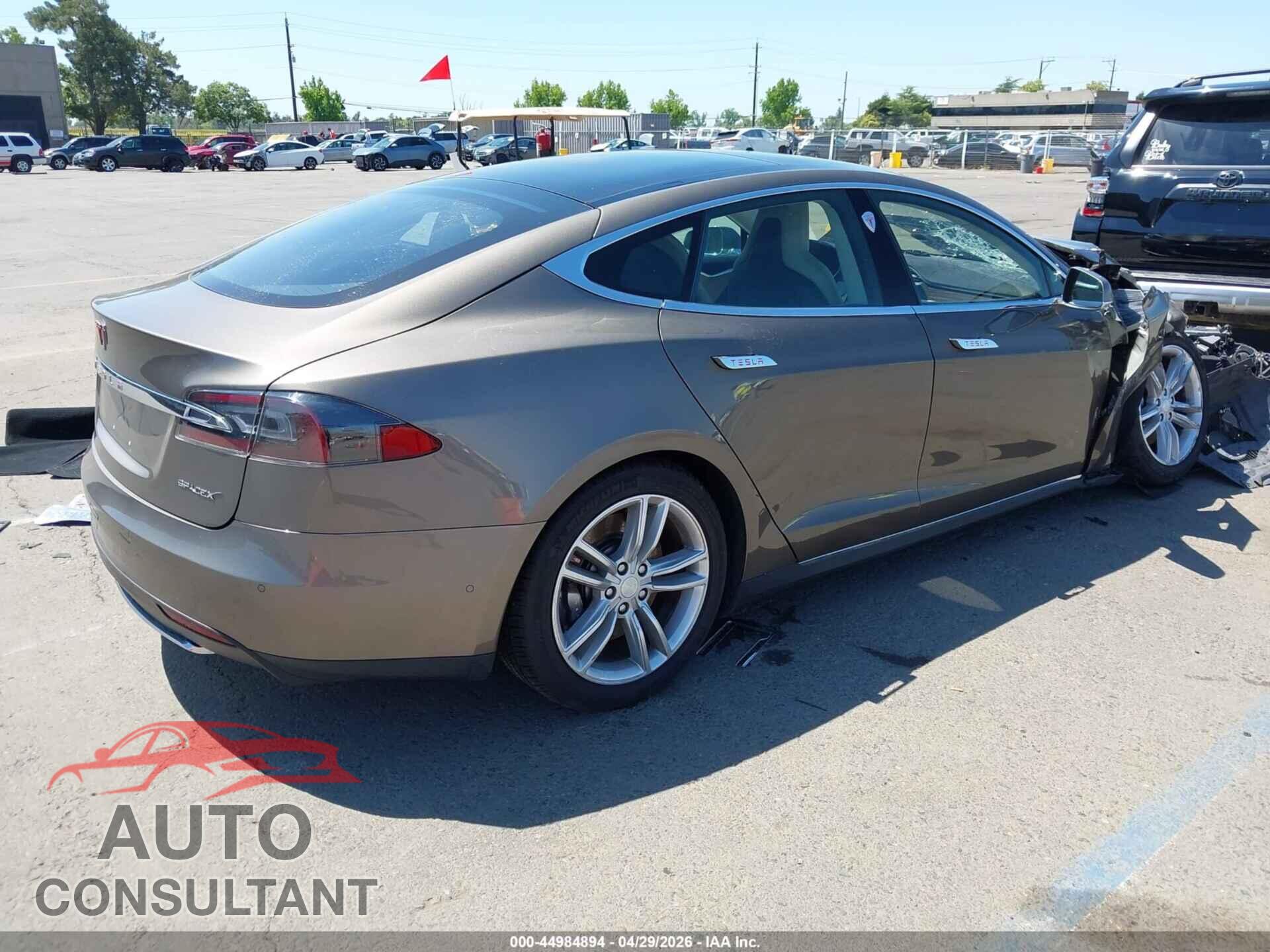 TESLA MODEL S 2015 - 5YJSA1E13FF120091