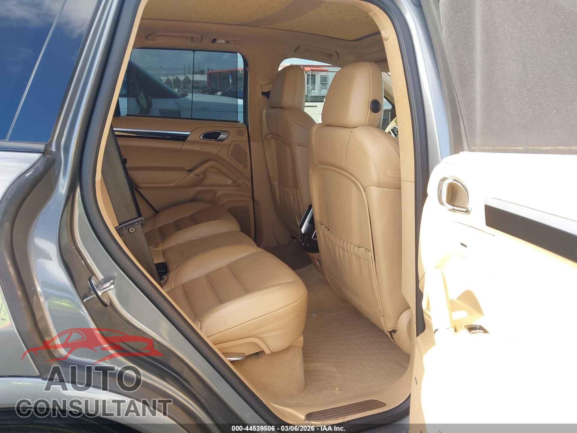 PORSCHE CAYENNE 2016 - WP1AD2A23GLA72337