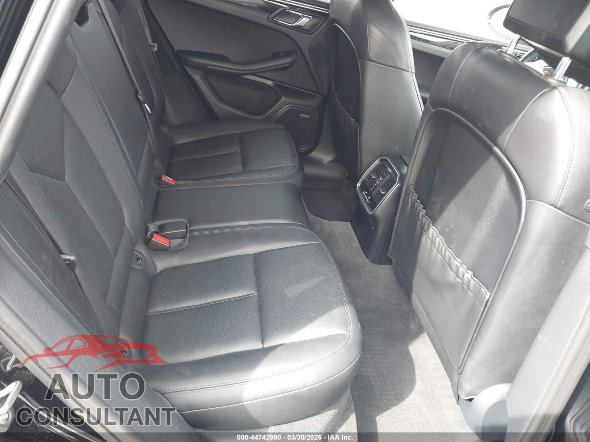 PORSCHE MACAN 2016 - WP1AB2A53GLB49823