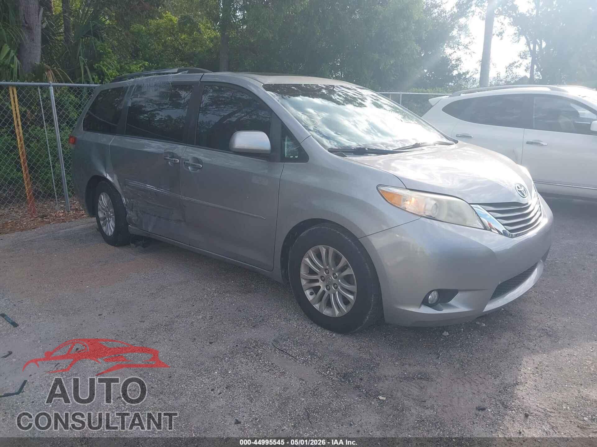TOYOTA SIENNA 2013 - 5TDYK3DC8DS343516