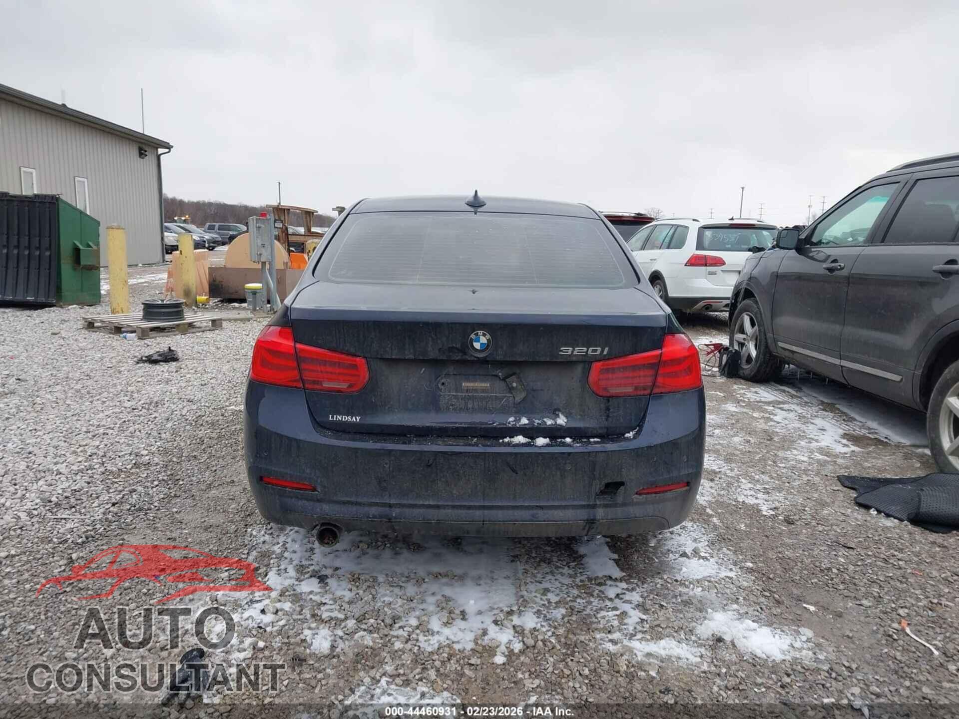 BMW 320I 2016 - WBA8E1G53GNU12287
