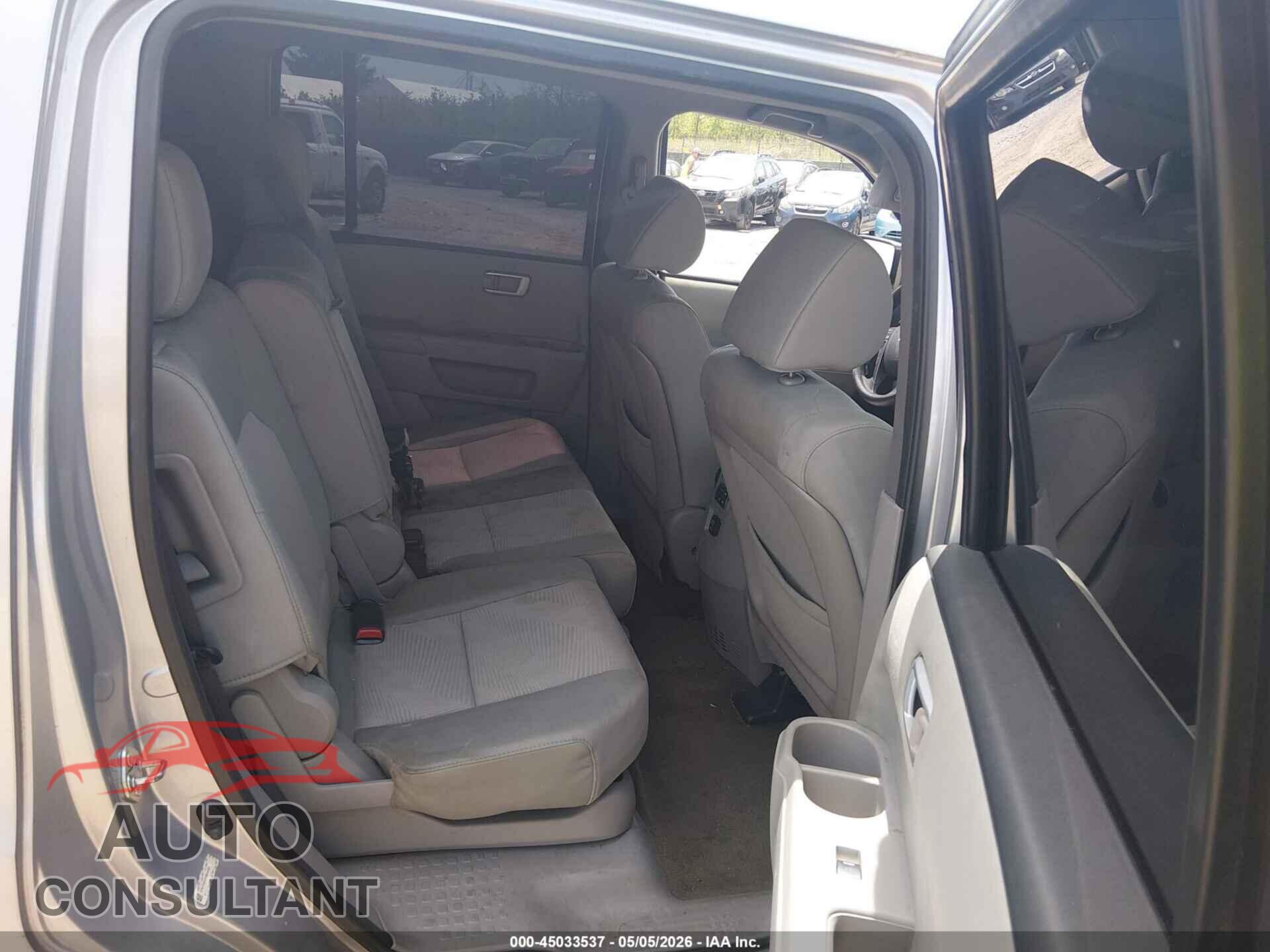 HONDA PILOT 2015 - 5FNYF4H22FB044302