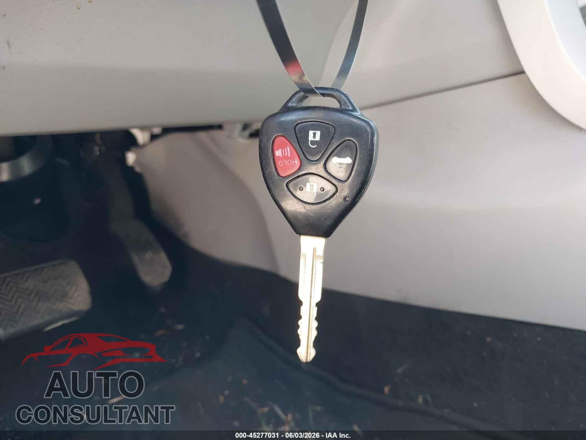 TOYOTA COROLLA 2013 - 5YFBU4EE7DP210941