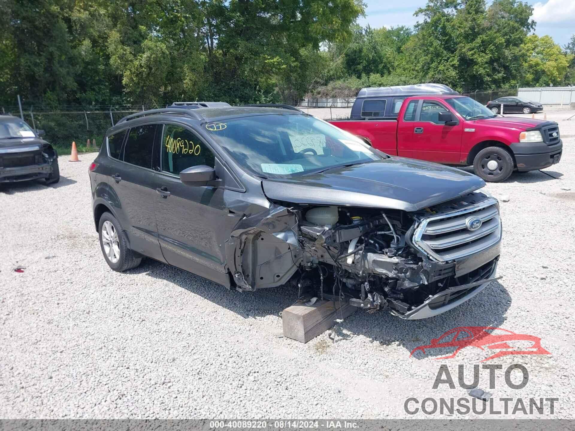 FORD ESCAPE 2017 - 1FMCU0GD4HUA92756