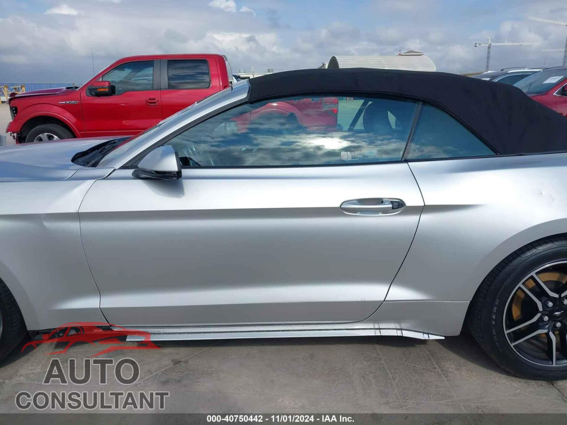 FORD MUSTANG 2018 - 1FATP8UH2J5111795