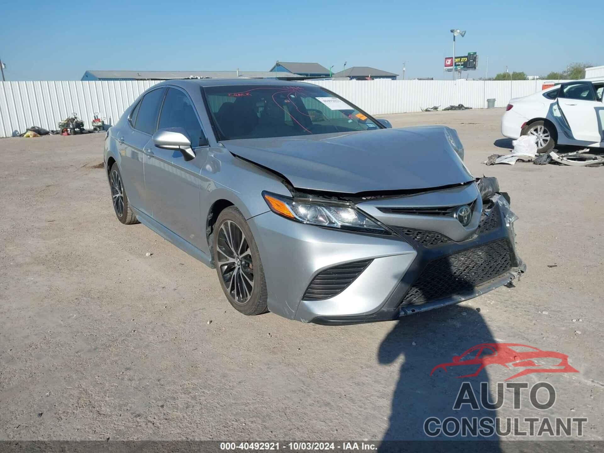 TOYOTA CAMRY 2018 - 4T1B11HKXJU564052
