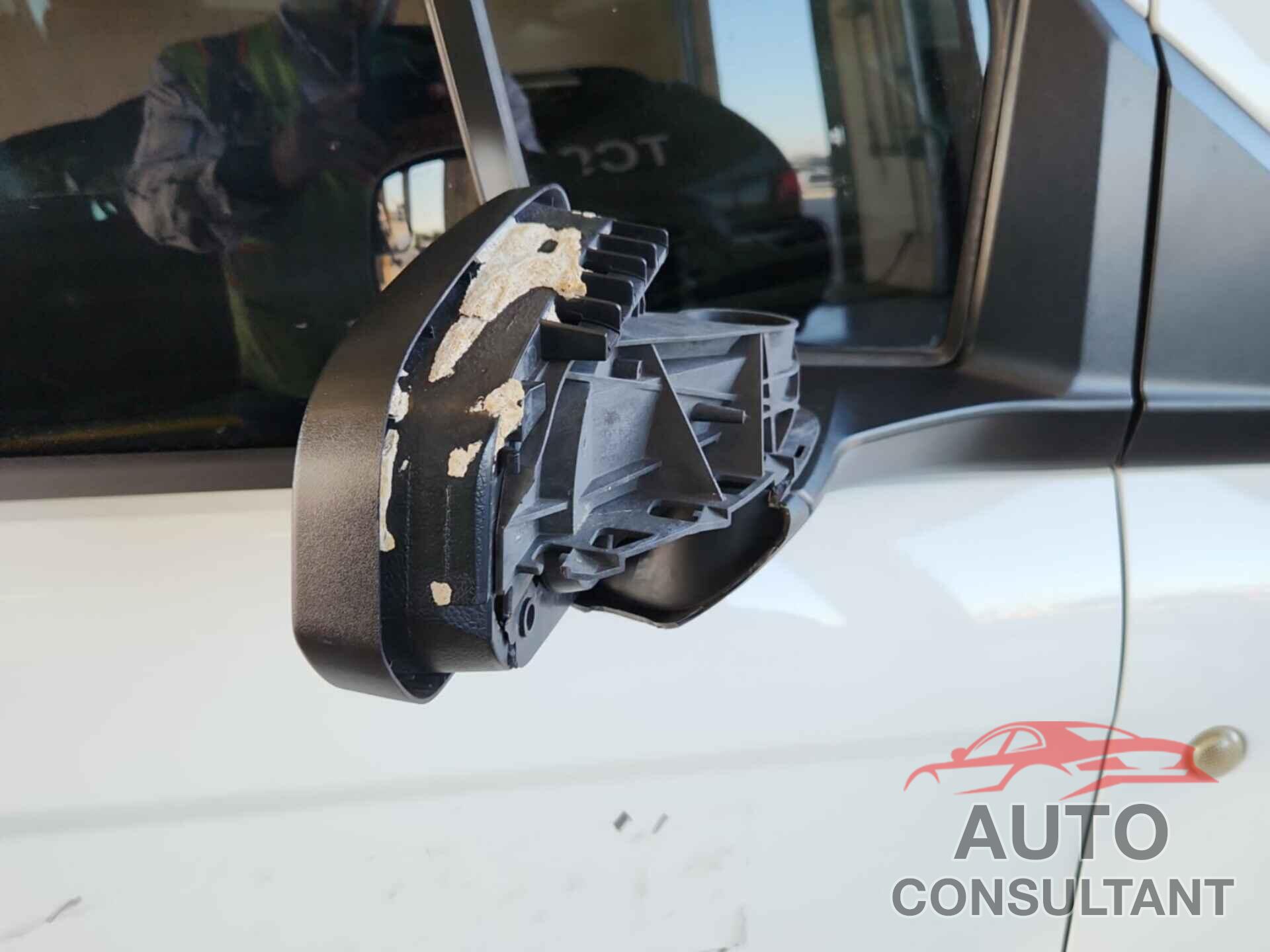 FORD TRANSIT CONNECT 2017 - NM0LS6E71H1302593