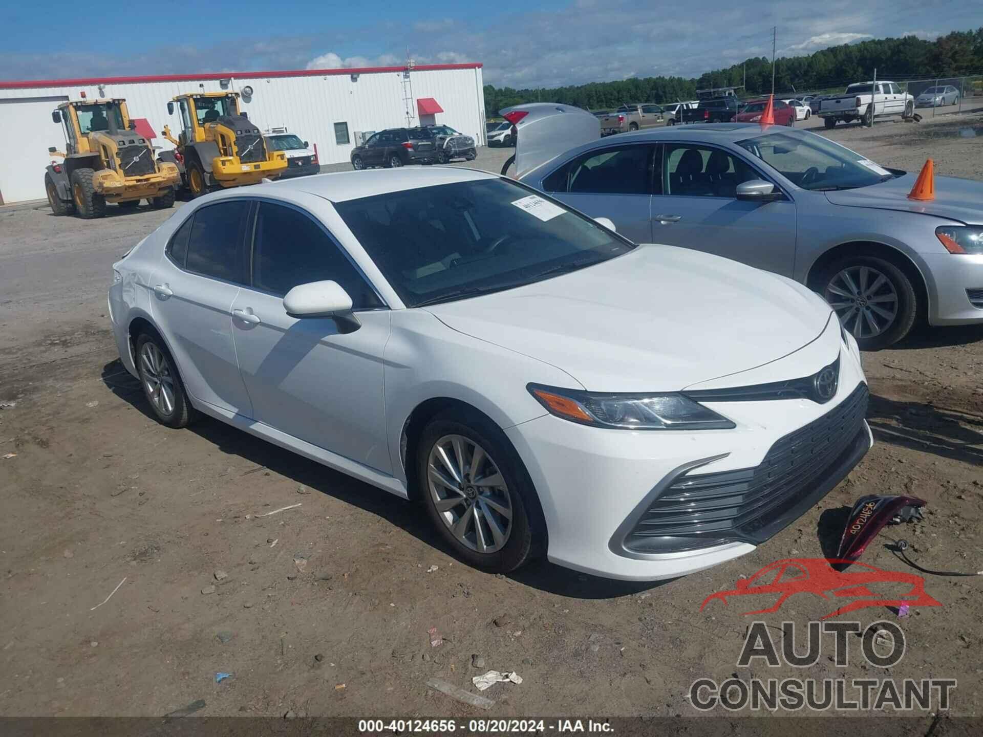 TOYOTA CAMRY 2021 - 4T1C11AK7MU558440