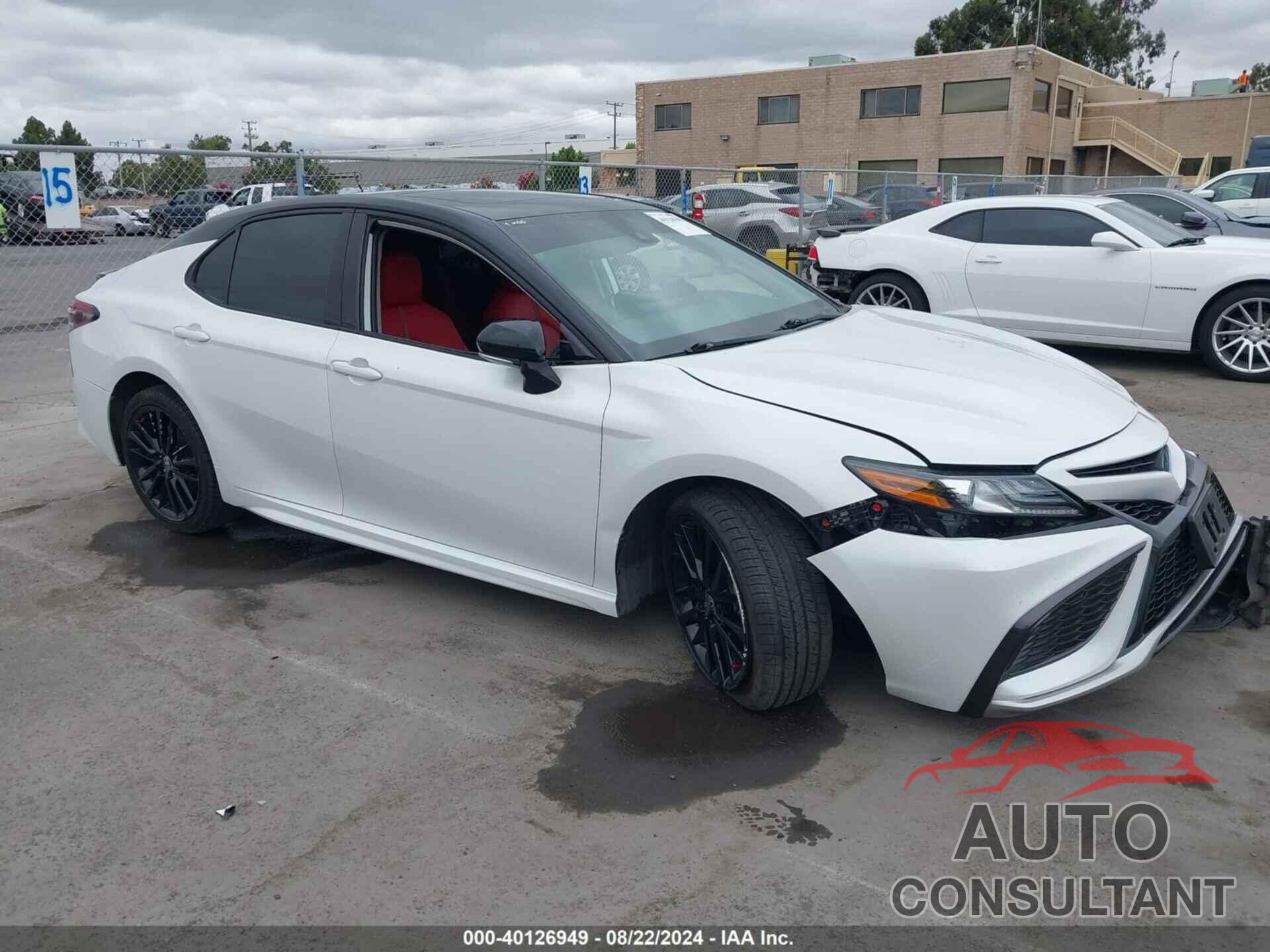 TOYOTA CAMRY 2022 - 4T1K31AK0NU041973