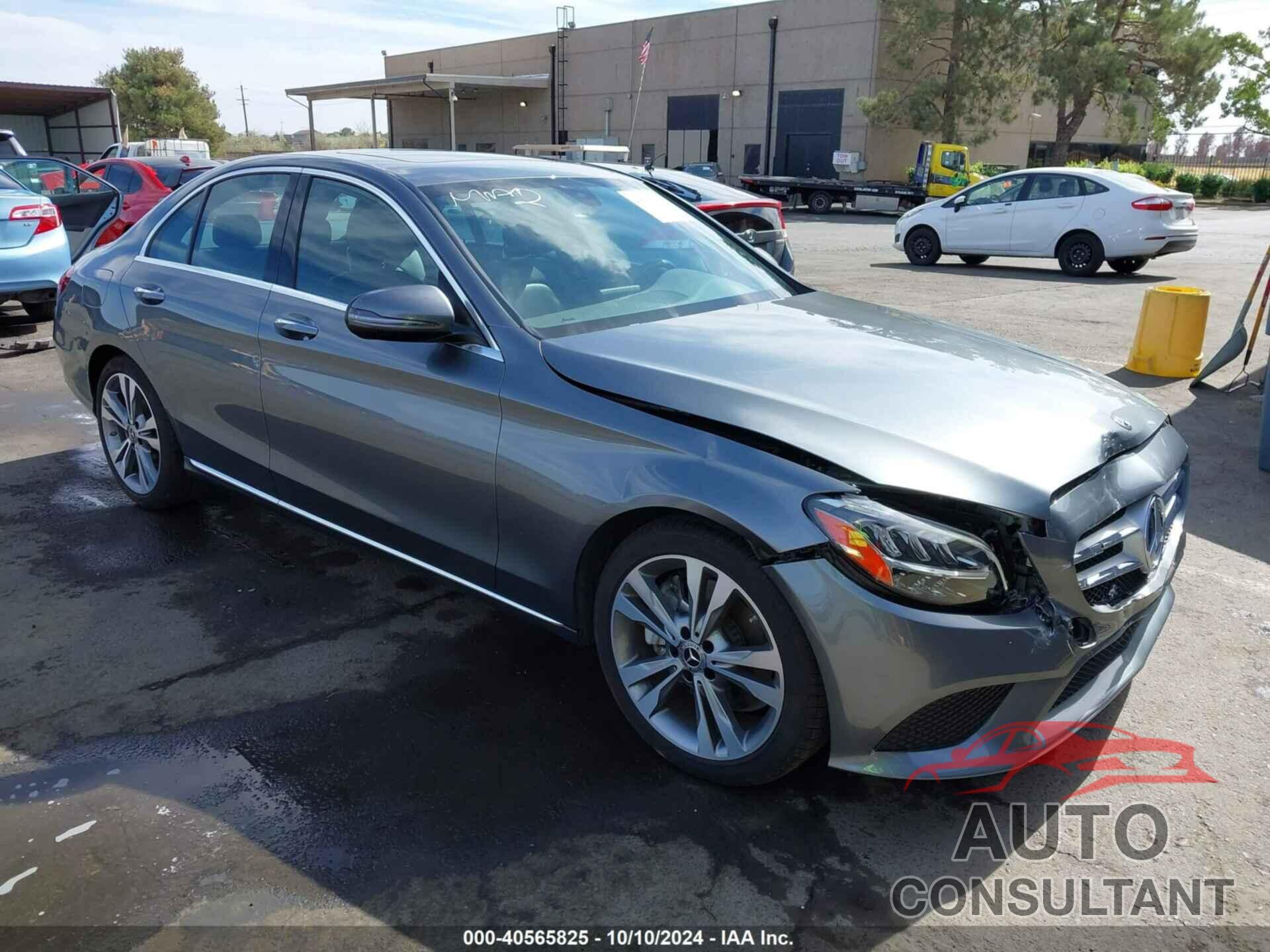 MERCEDES-BENZ C 300 2019 - 55SWF8DB8KU302187