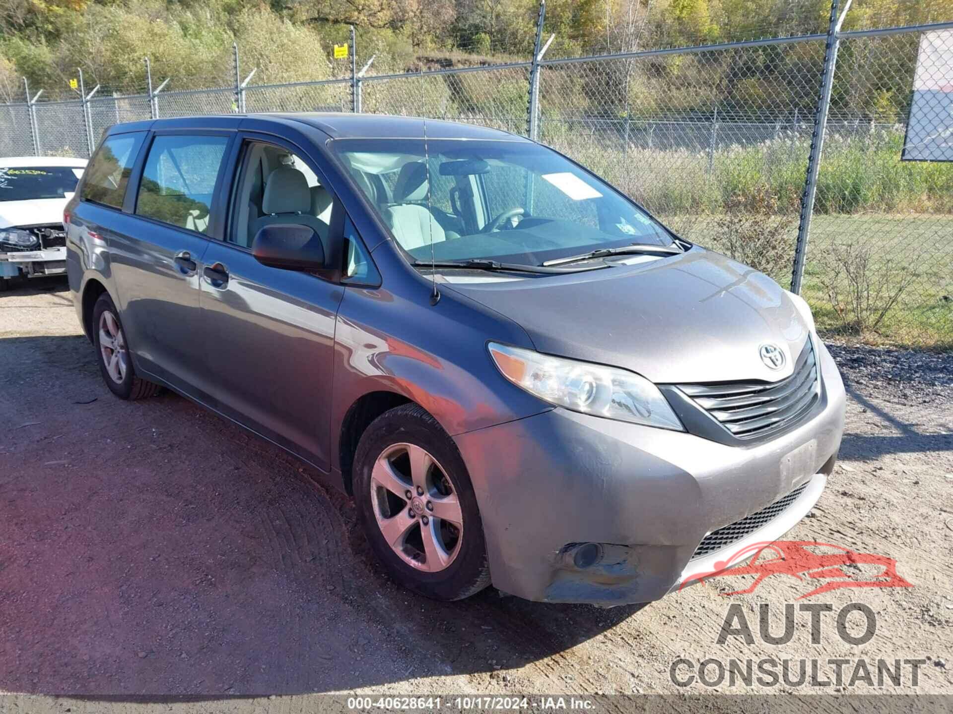 TOYOTA SIENNA 2013 - 5TDZK3DC7DS373157