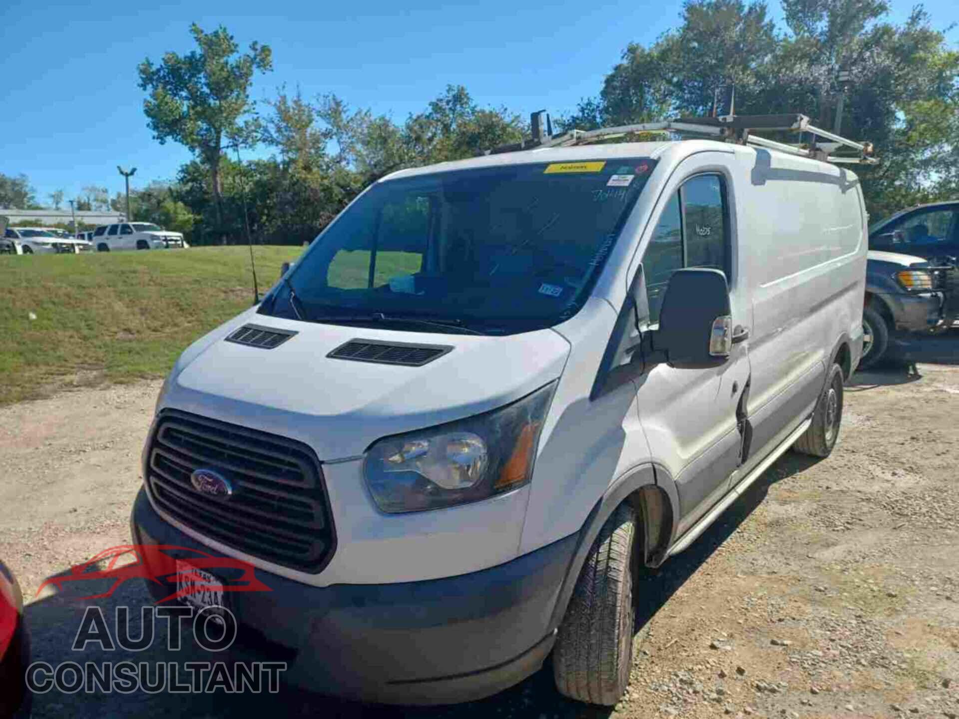 FORD TRANSIT 2017 - 1FTYR1YM4HKB33236