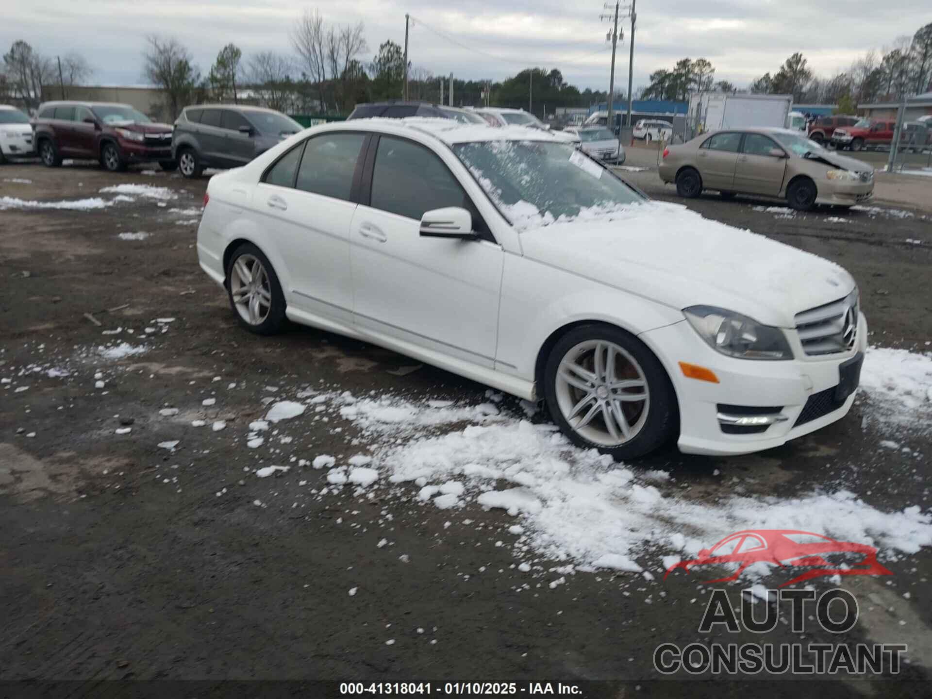MERCEDES-BENZ C 300 2013 - WDDGF8AB7DR267946