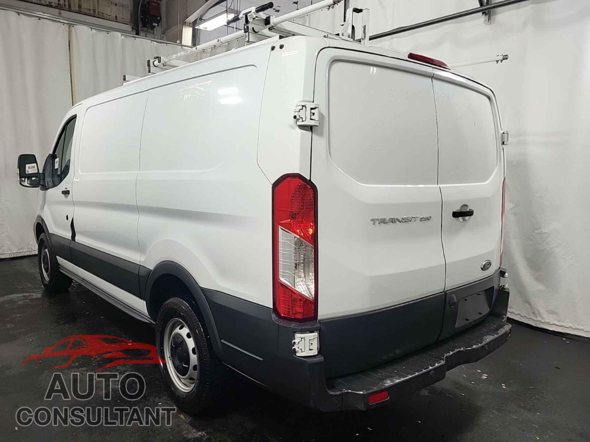 FORD TRANSIT 2015 - 1FTNR1YM9FKB32941