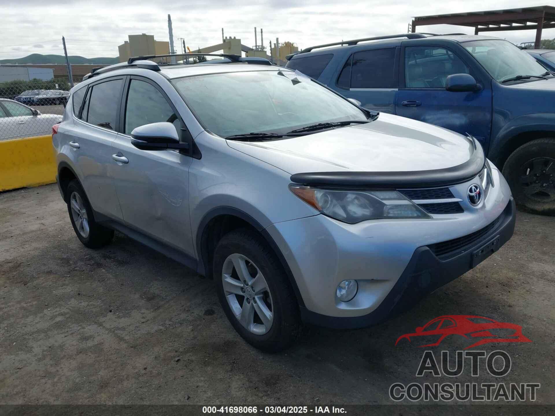 TOYOTA RAV4 2014 - JTMWFREV1EJ014329