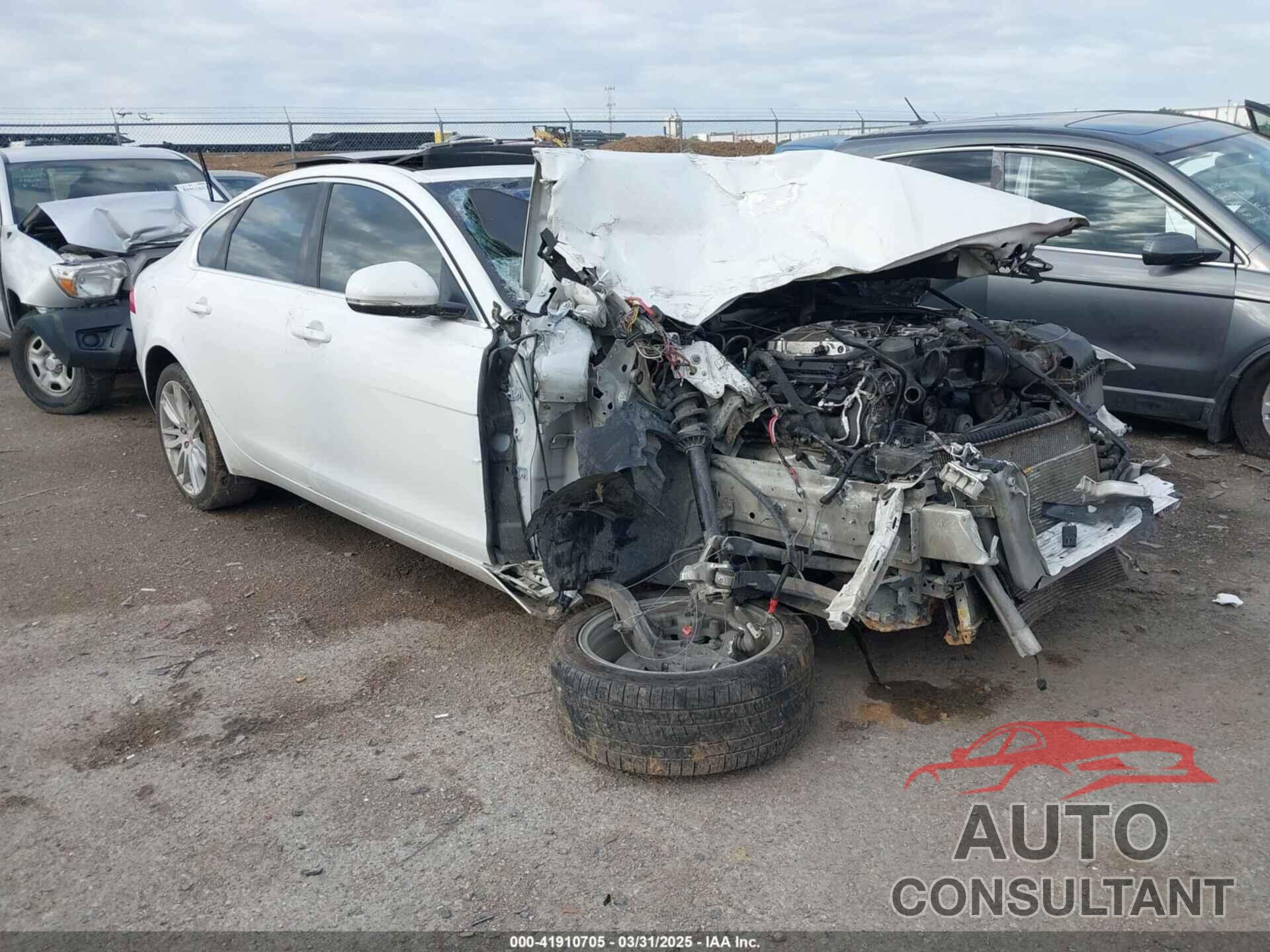 JAGUAR XF 2017 - SAJBE4BV8HCY31963