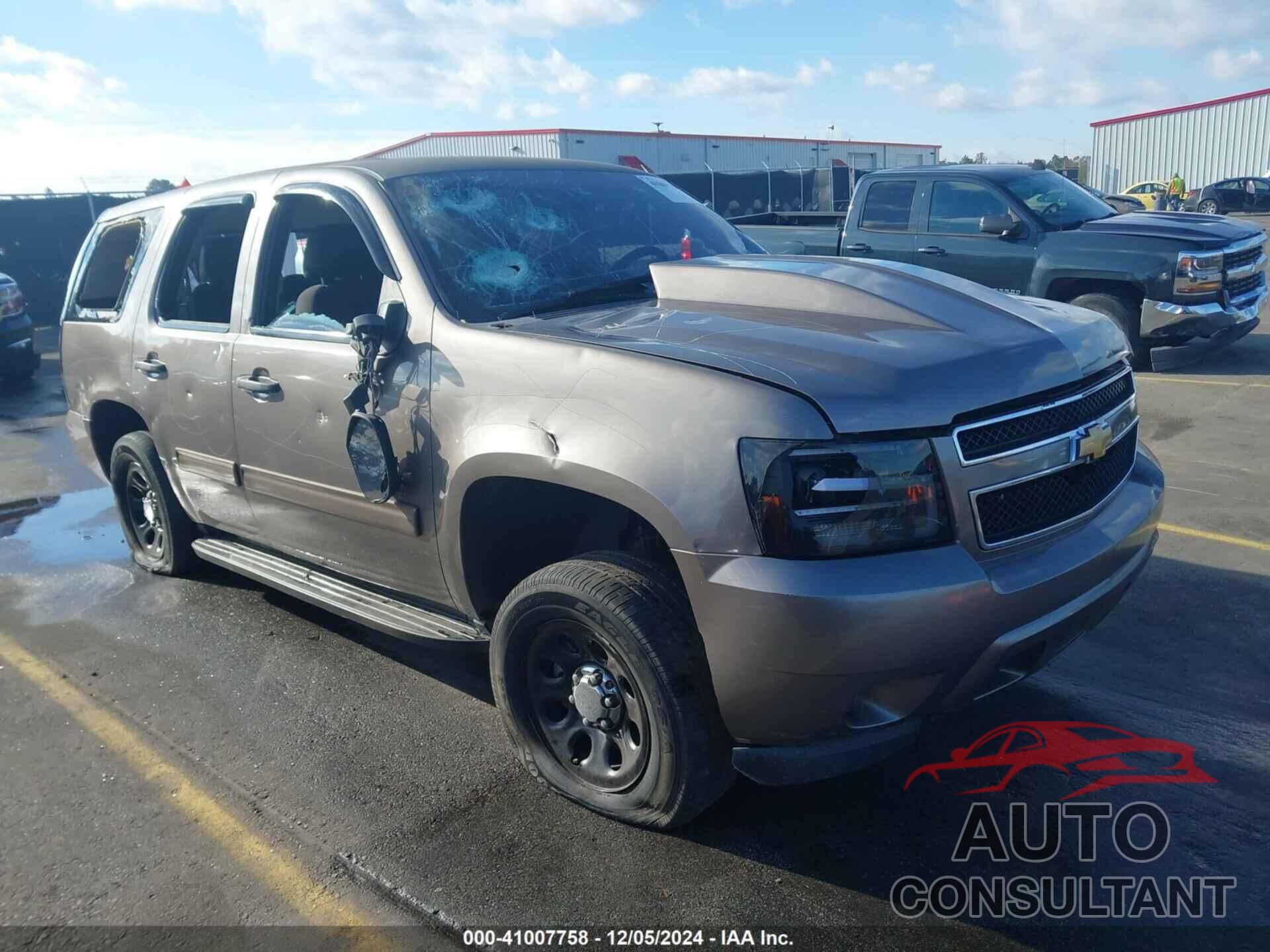 CHEVROLET TAHOE 2013 - 1GNLC2E0XDR232607