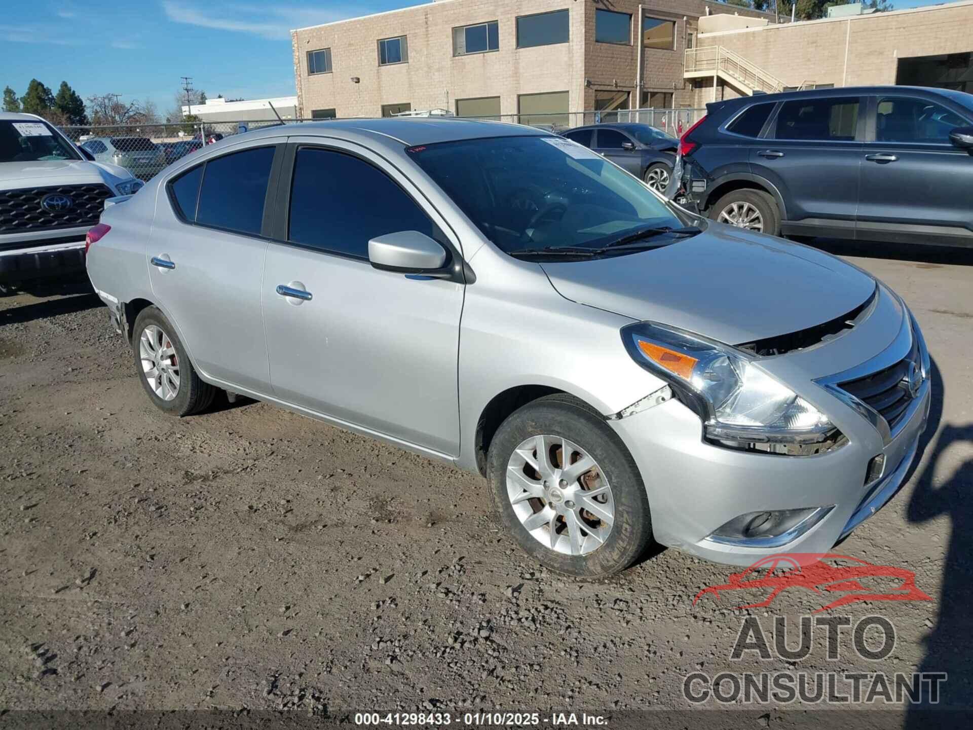 NISSAN VERSA 2018 - 3N1CN7AP3JL869931