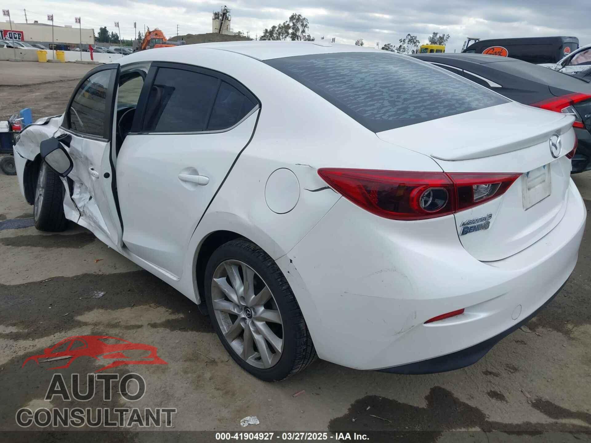 MAZDA MAZDA3 2017 - 3MZBN1W32HM137772
