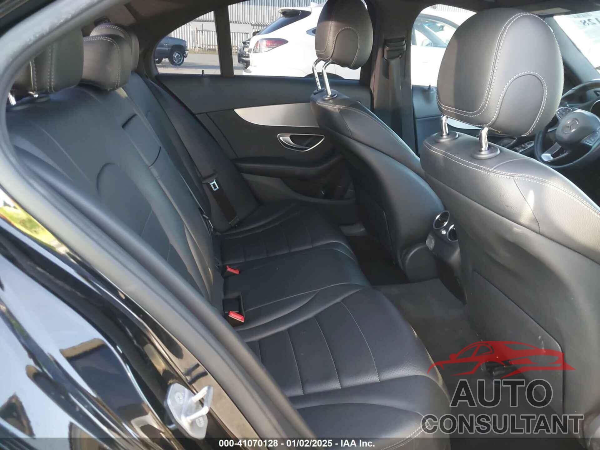 MERCEDES-BENZ C 300 2018 - 55SWF4JB7JU235626