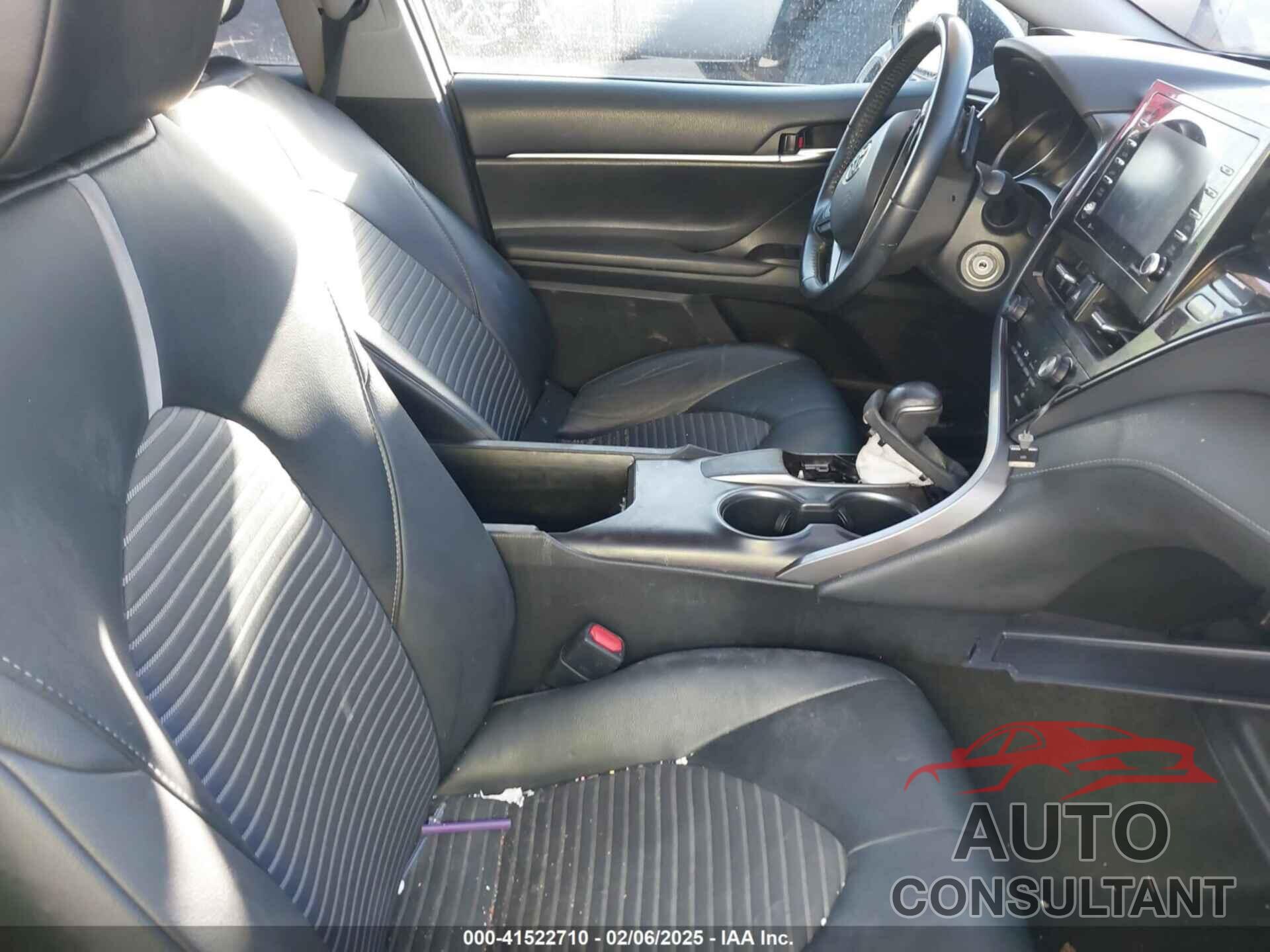 TOYOTA CAMRY 2021 - 4T1G11AK0MU427612