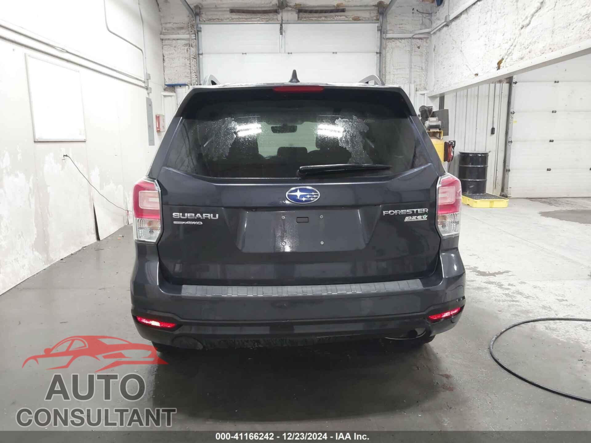 SUBARU FORESTER 2017 - JF2SJAEC2HH575293
