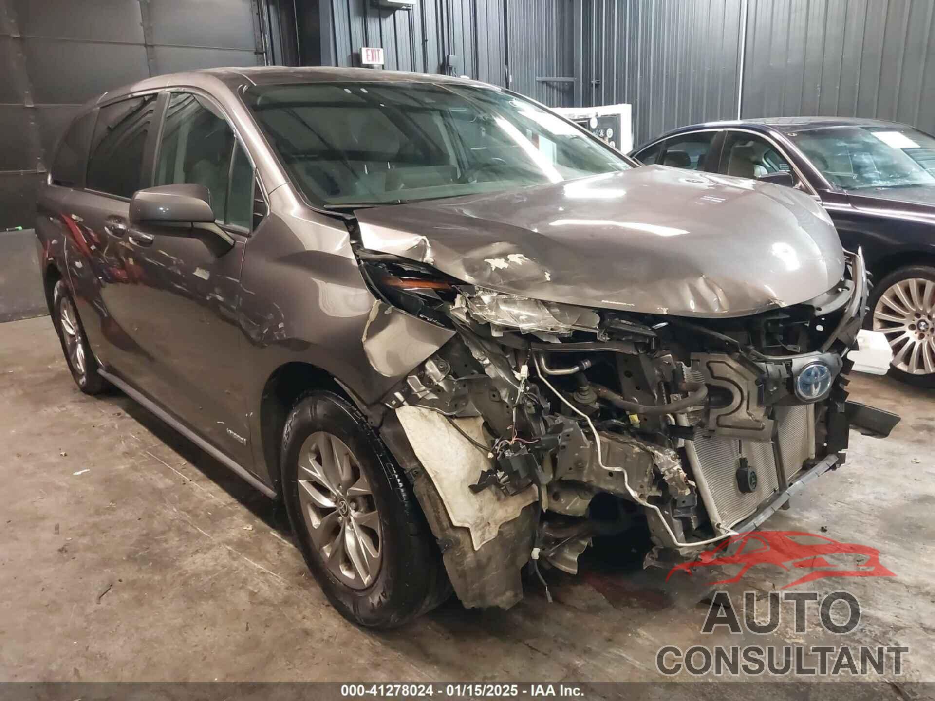 TOYOTA SIENNA 2021 - 5TDKSKFCXMS003233