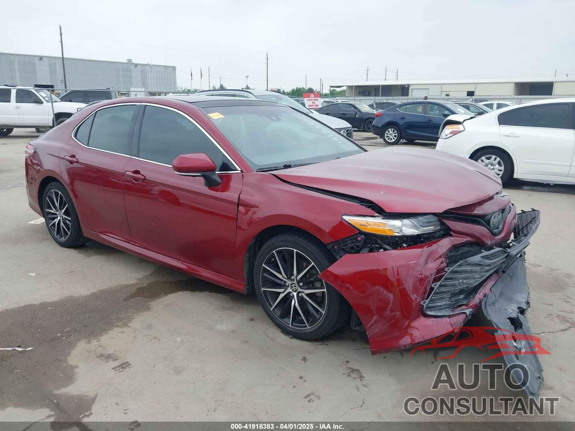 TOYOTA CAMRY 2018 - 4T1B11HK0JU505771