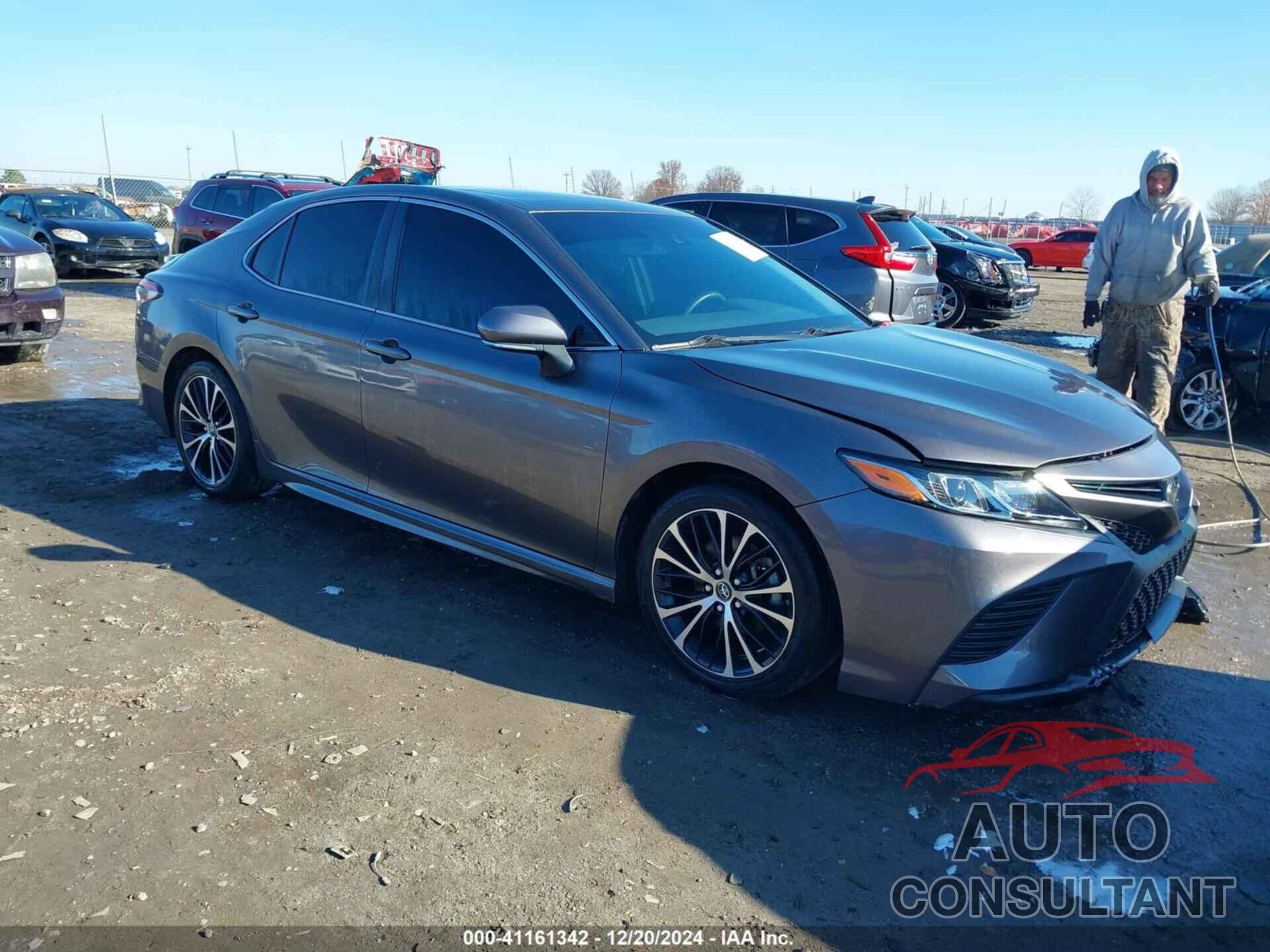 TOYOTA CAMRY 2018 - 4T1B11HK4JU585740