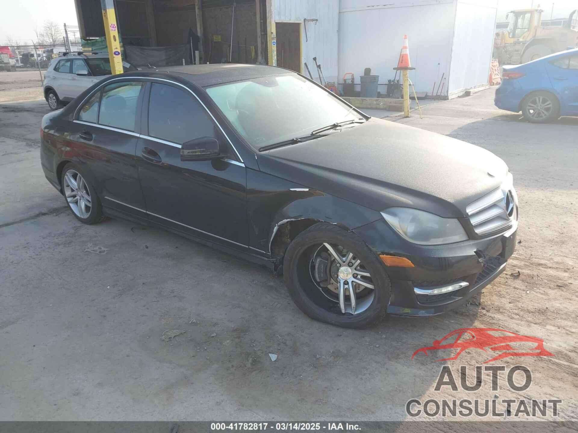 MERCEDES-BENZ C 300 2012 - WDDGF8BB0CR200540