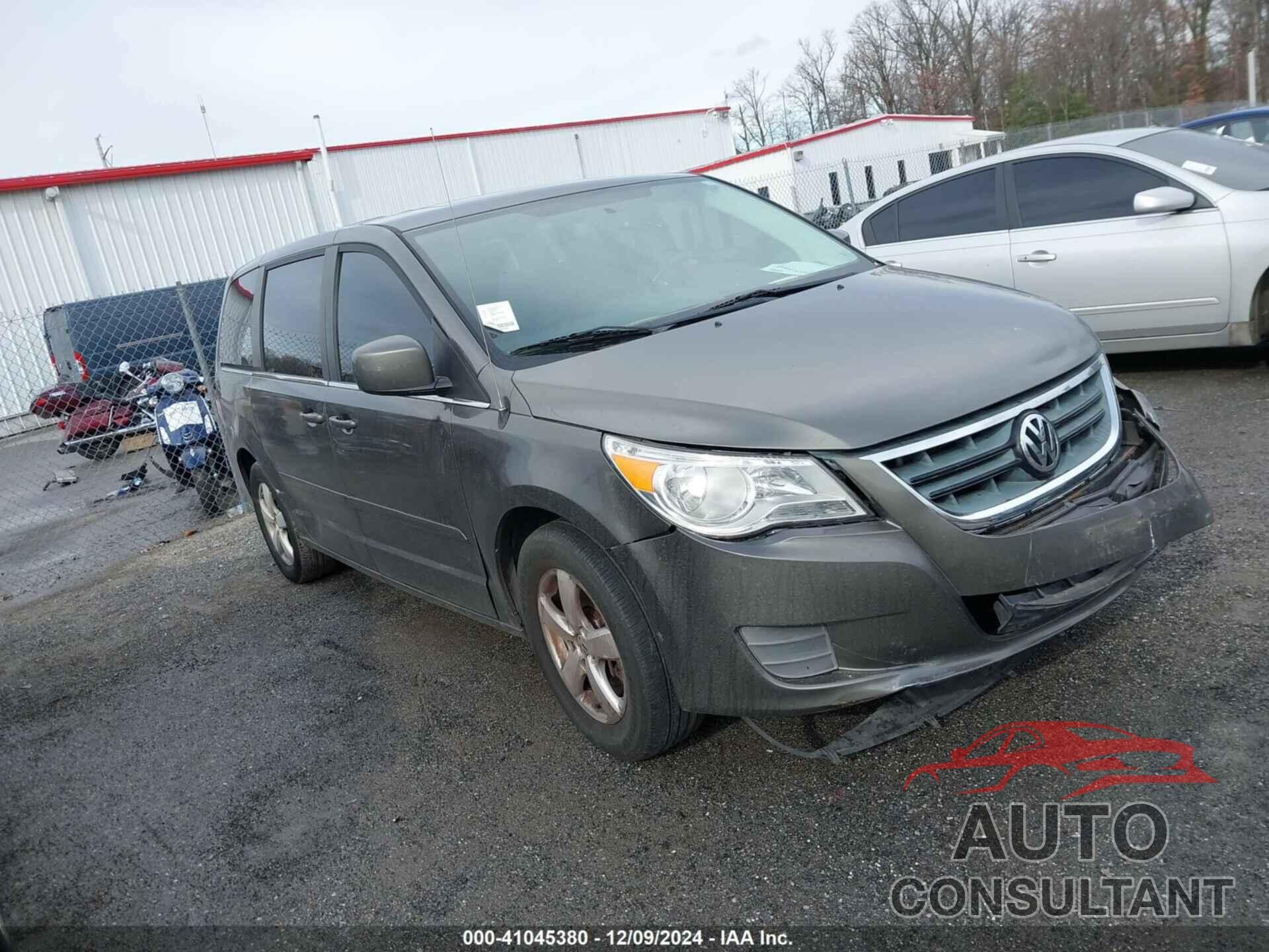 VOLKSWAGEN ROUTAN 2010 - 2V4RW5DX7AR295685