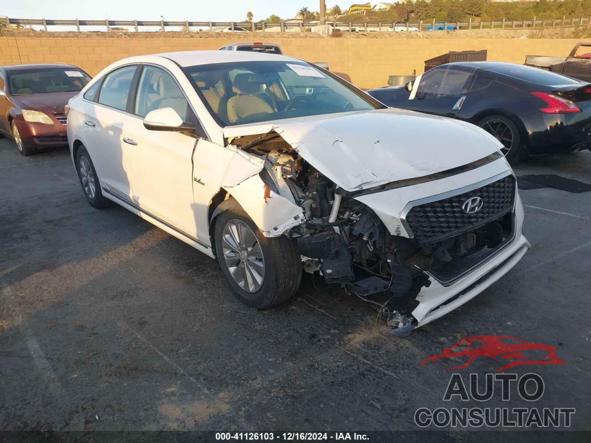 HYUNDAI SONATA HYBRID 2016 - KMHE24L18GA011615