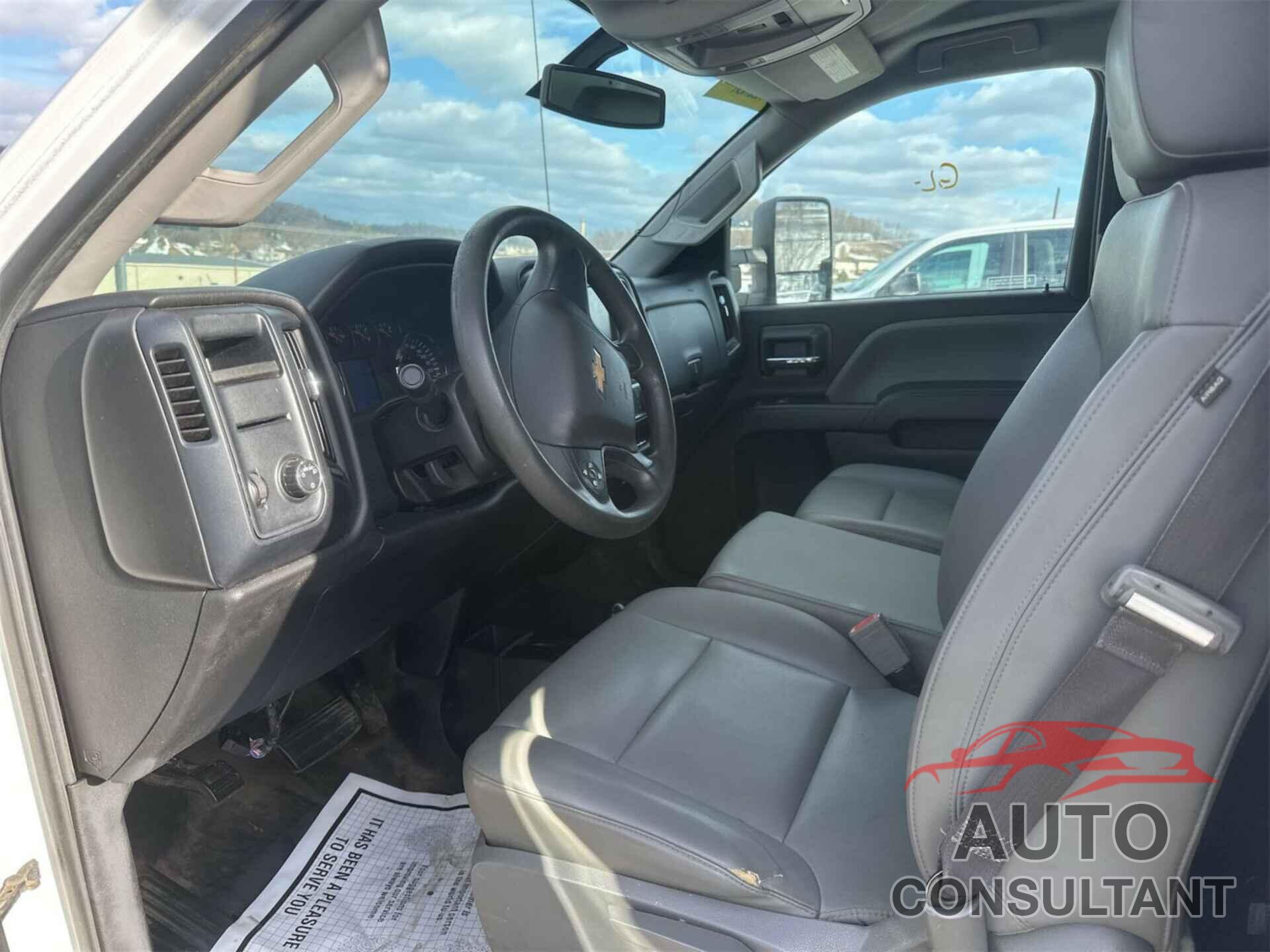CHEVROLET SILVERADO 2500HD 2017 - 1GC0KUEG8HZ273945