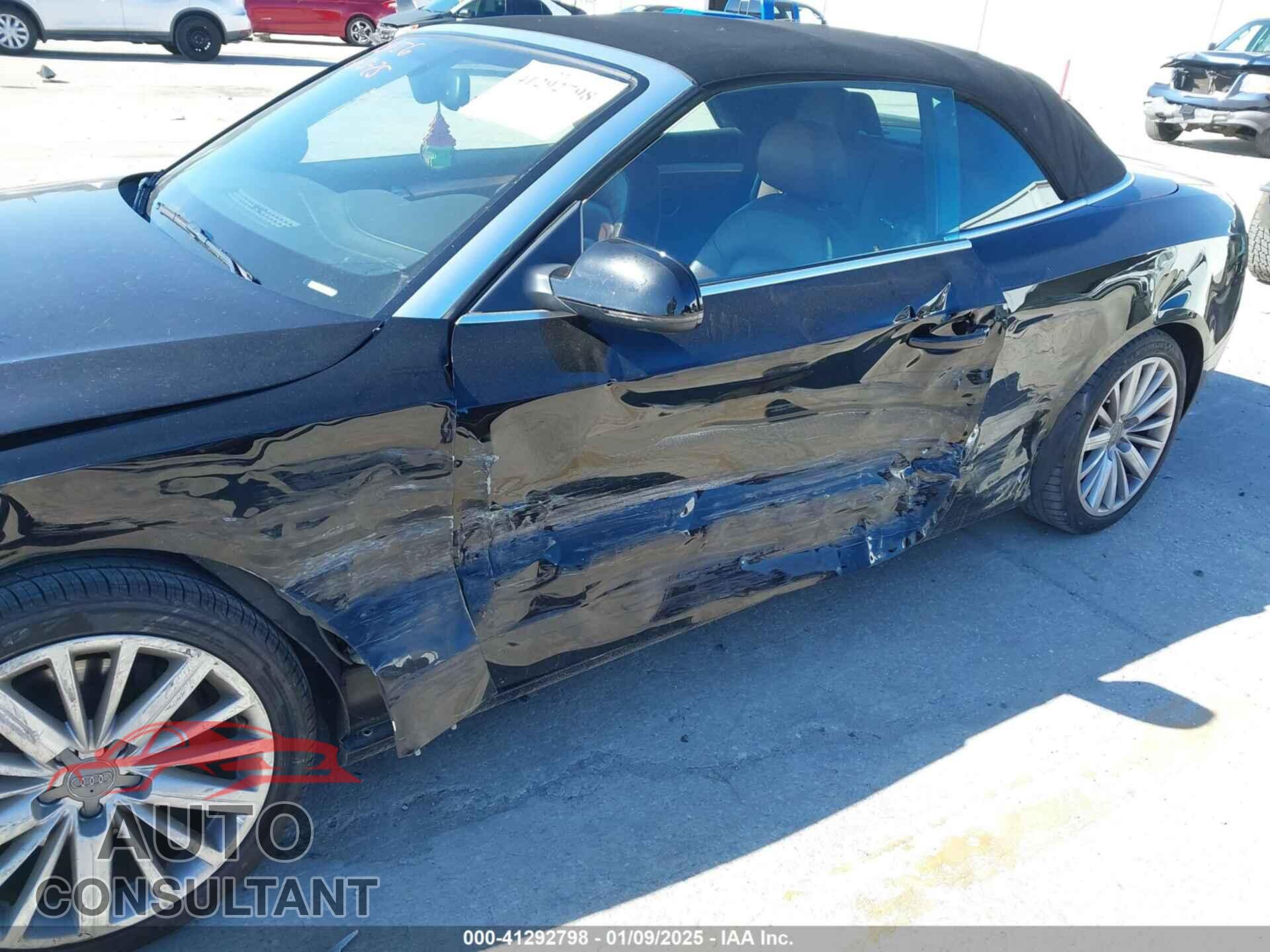AUDI A5 2011 - WAULFAFH8BN005156