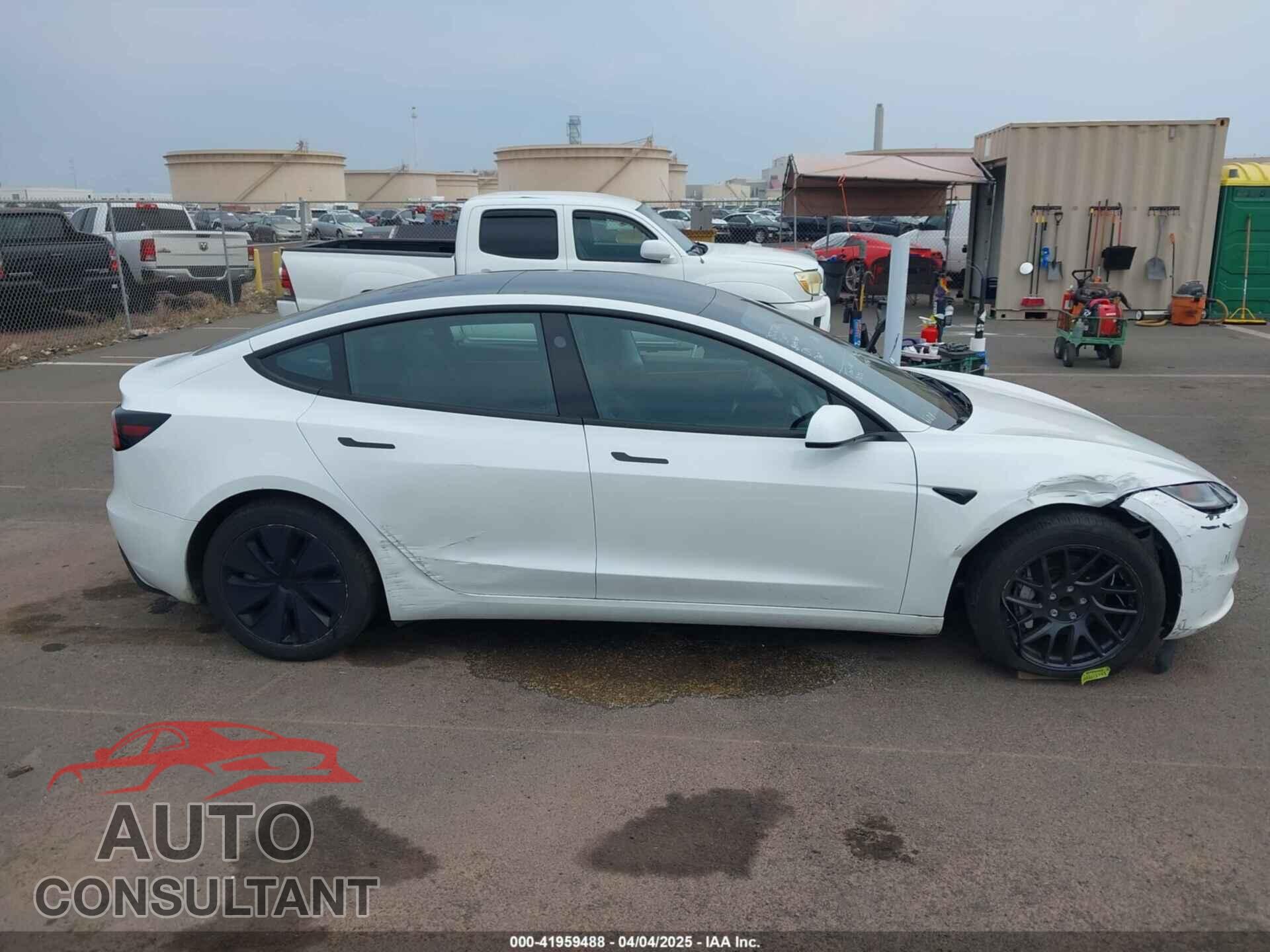 TESLA MODEL 3 2024 - 5YJ3E1EA6RF743914