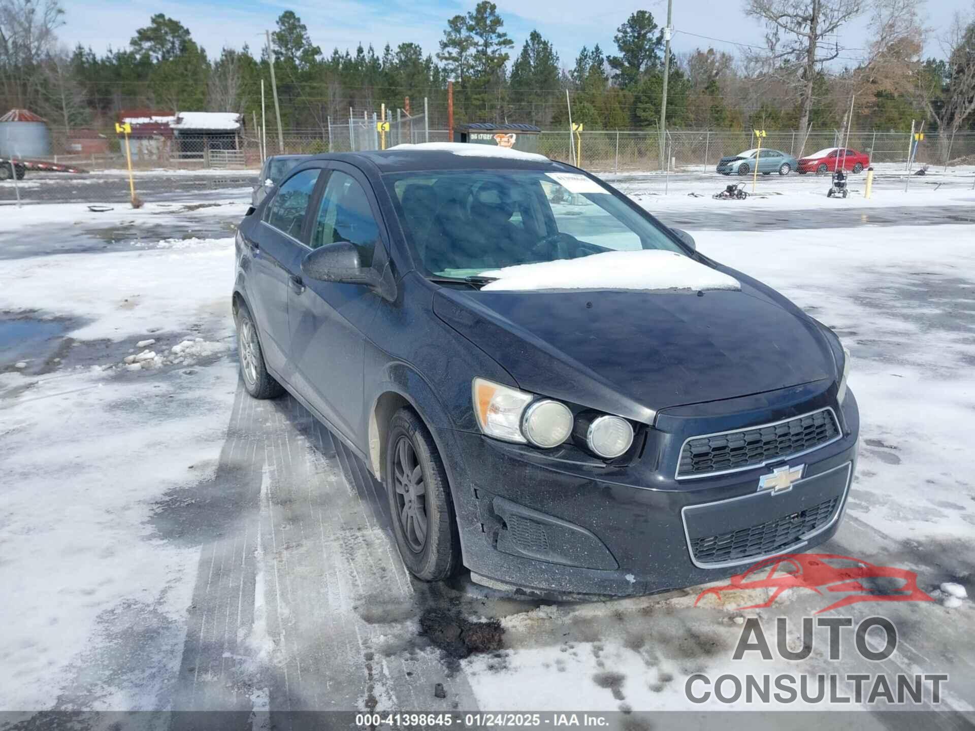 CHEVROLET SONIC 2015 - 1G1JC5SB8F4151492