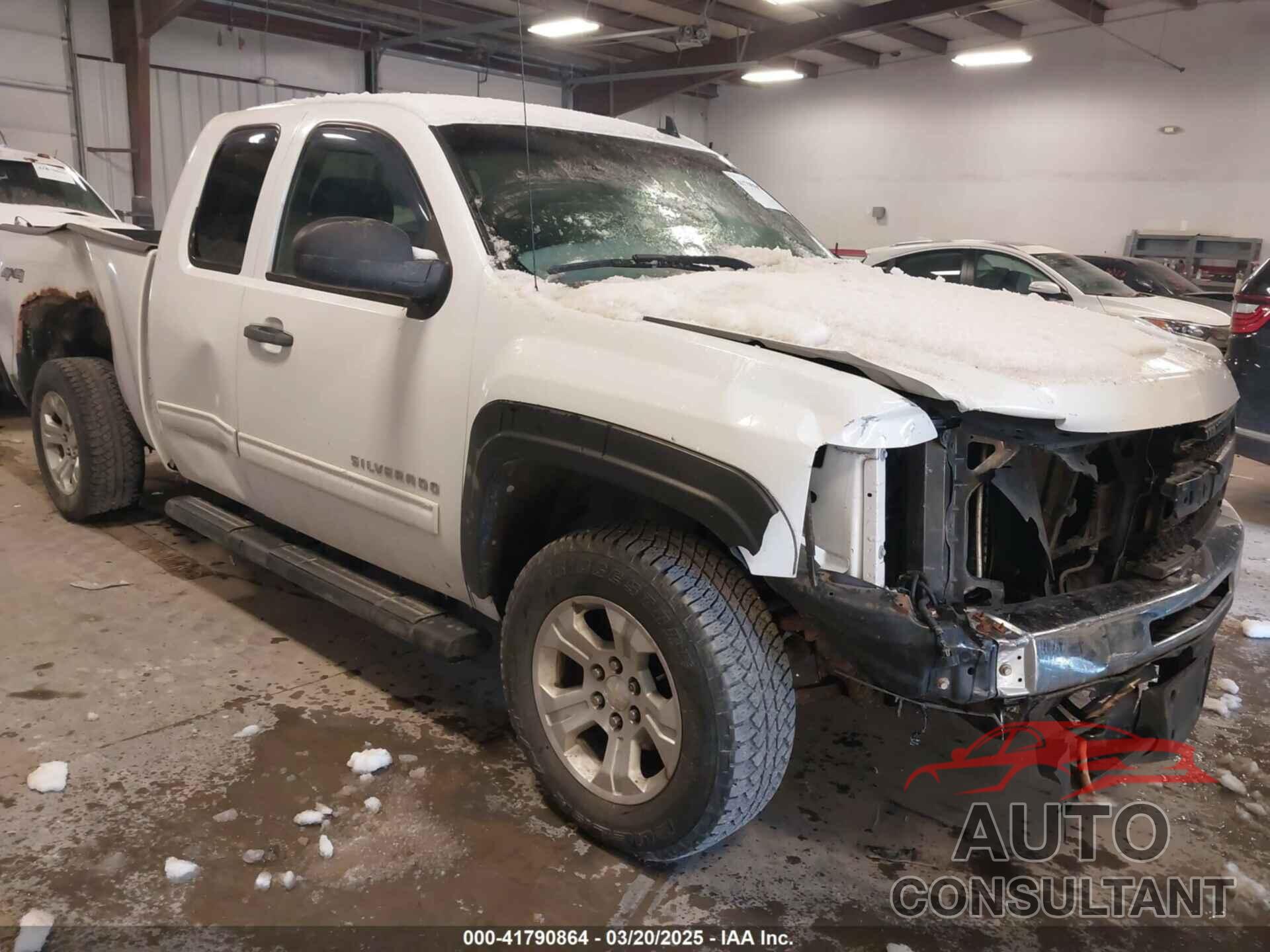 CHEVROLET SILVERADO 1500 2011 - 1GCRKSE30BZ217756