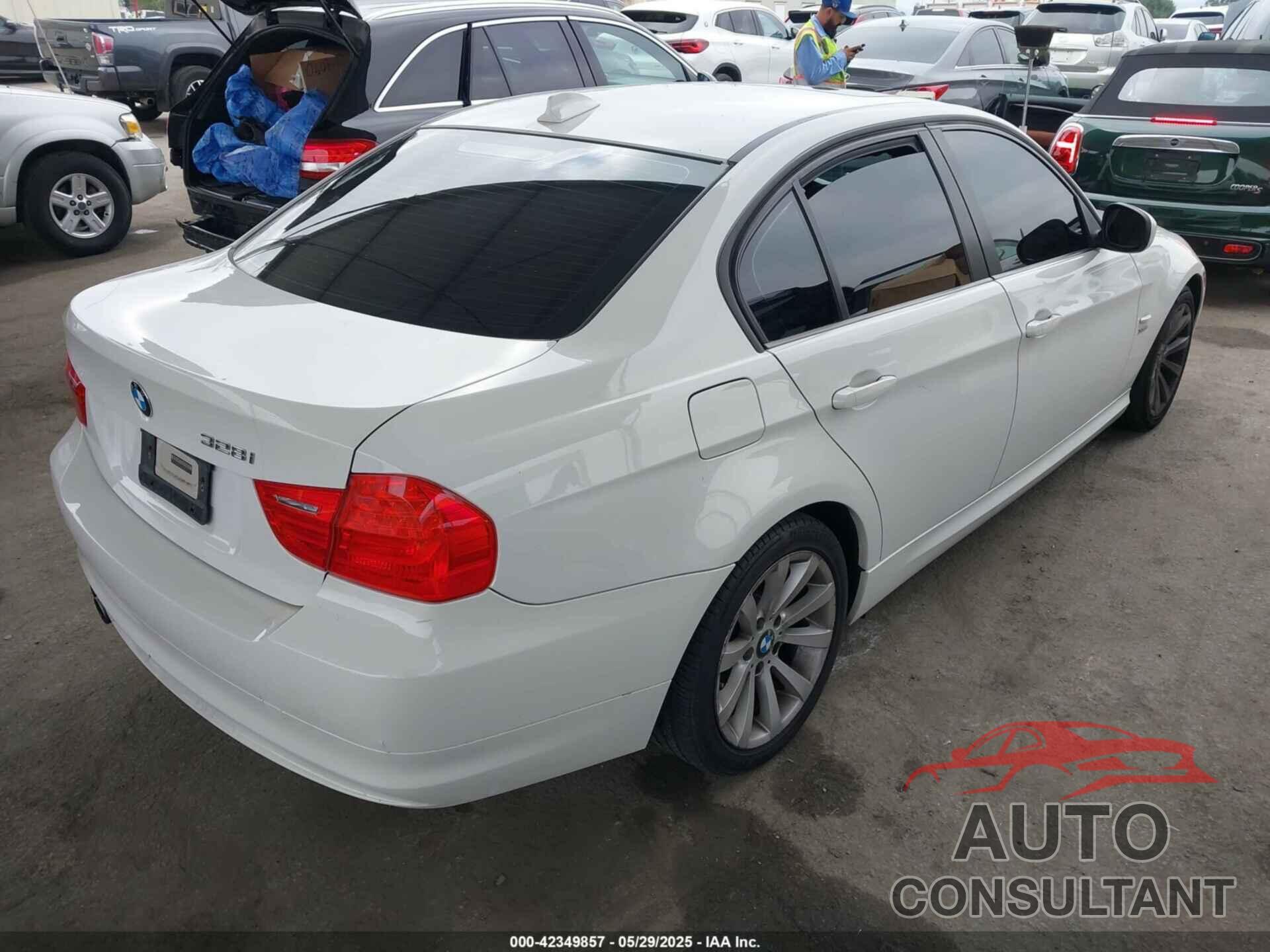 BMW 328I 2011 - WBAPK7C56BA972057