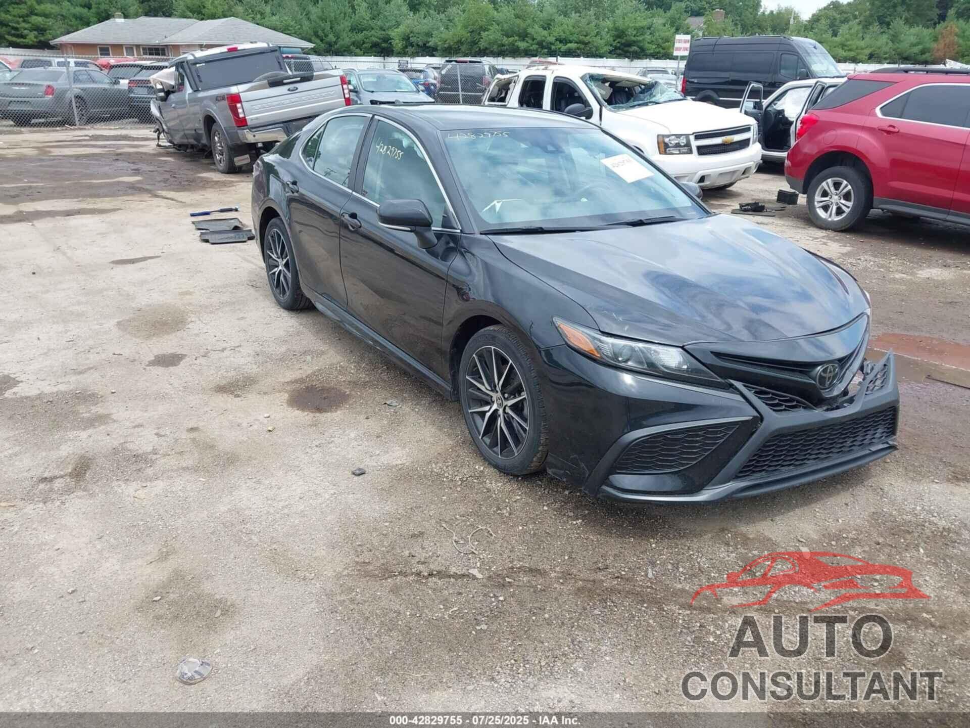 TOYOTA CAMRY 2022 - 4T1G11AKXNU649396