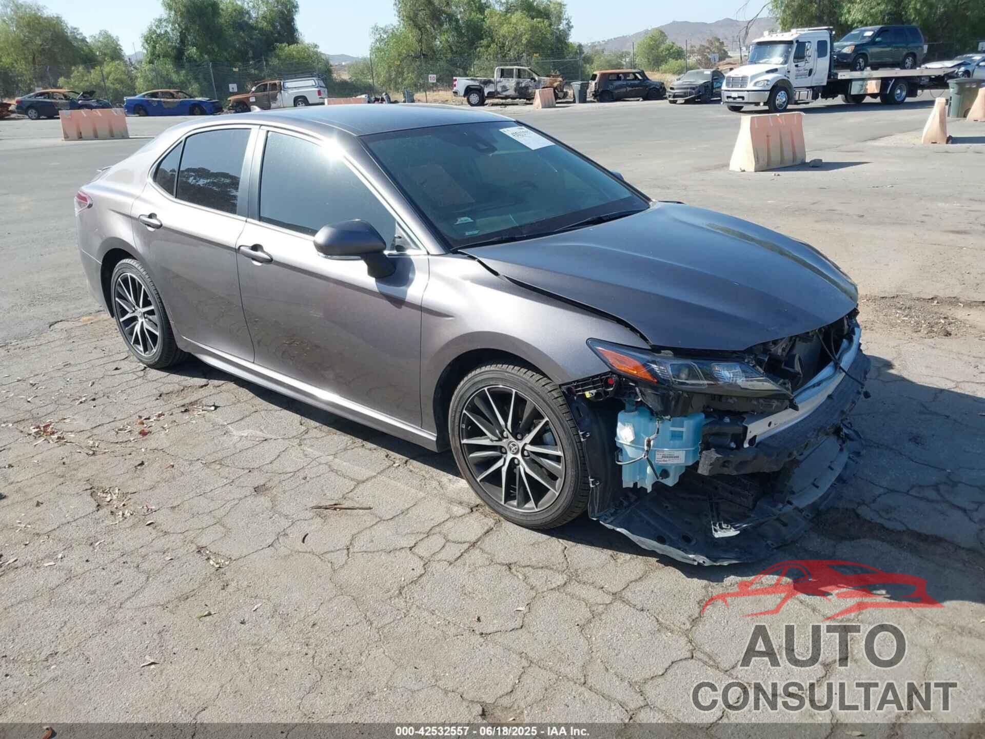 TOYOTA CAMRY 2022 - 4T1G11AK9NU678324