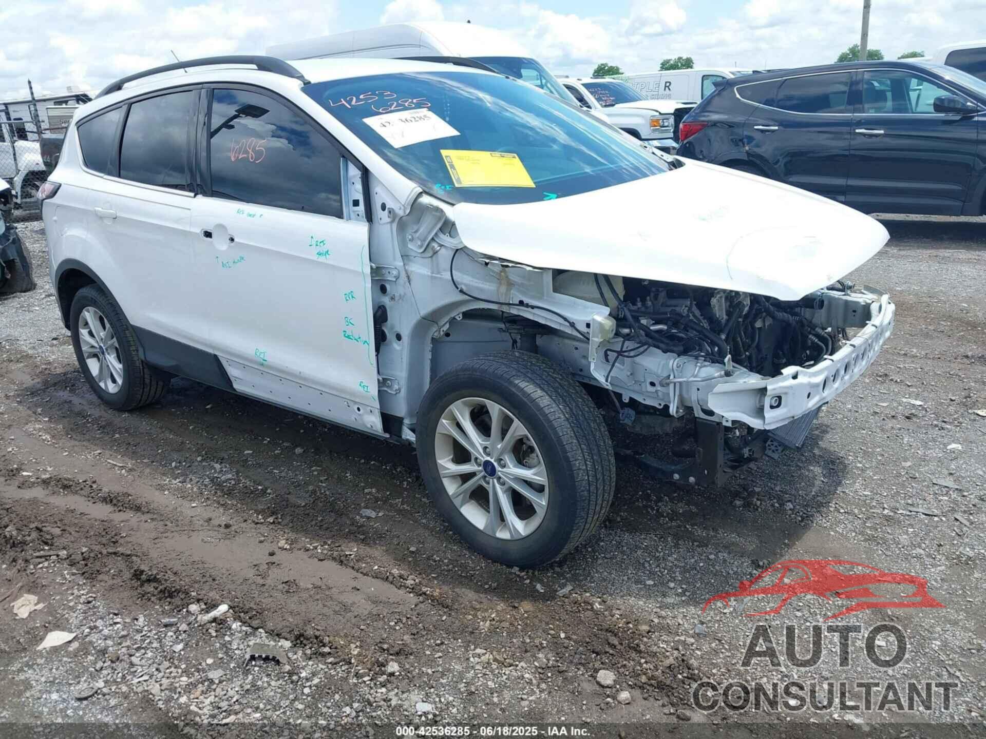 FORD ESCAPE 2017 - 1FMCU9GD5HUC30681