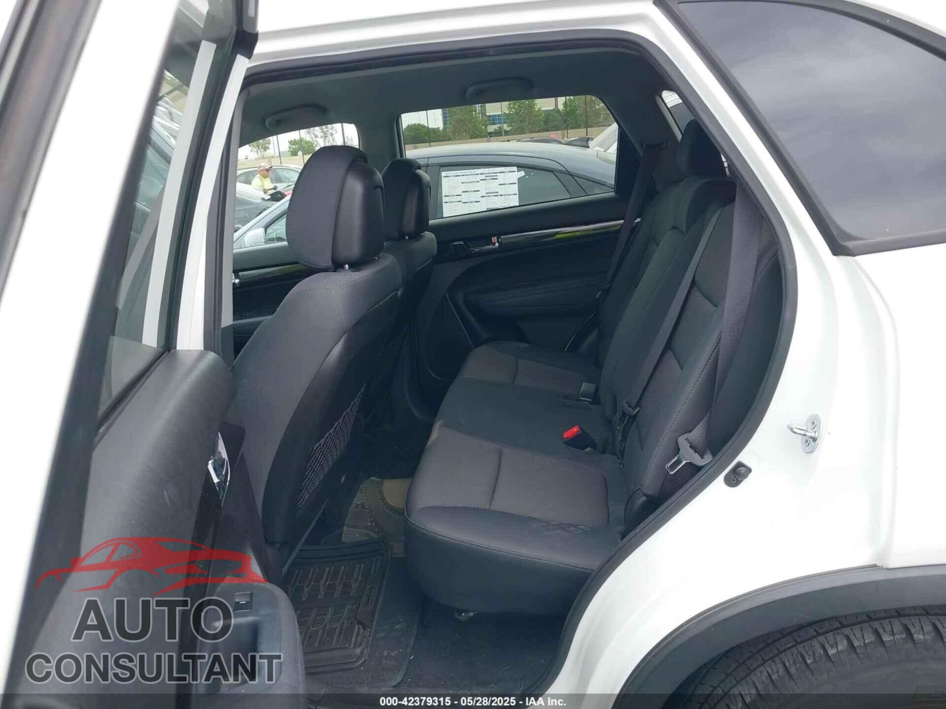 KIA SORENTO 2012 - 5XYKT3A17CG308564