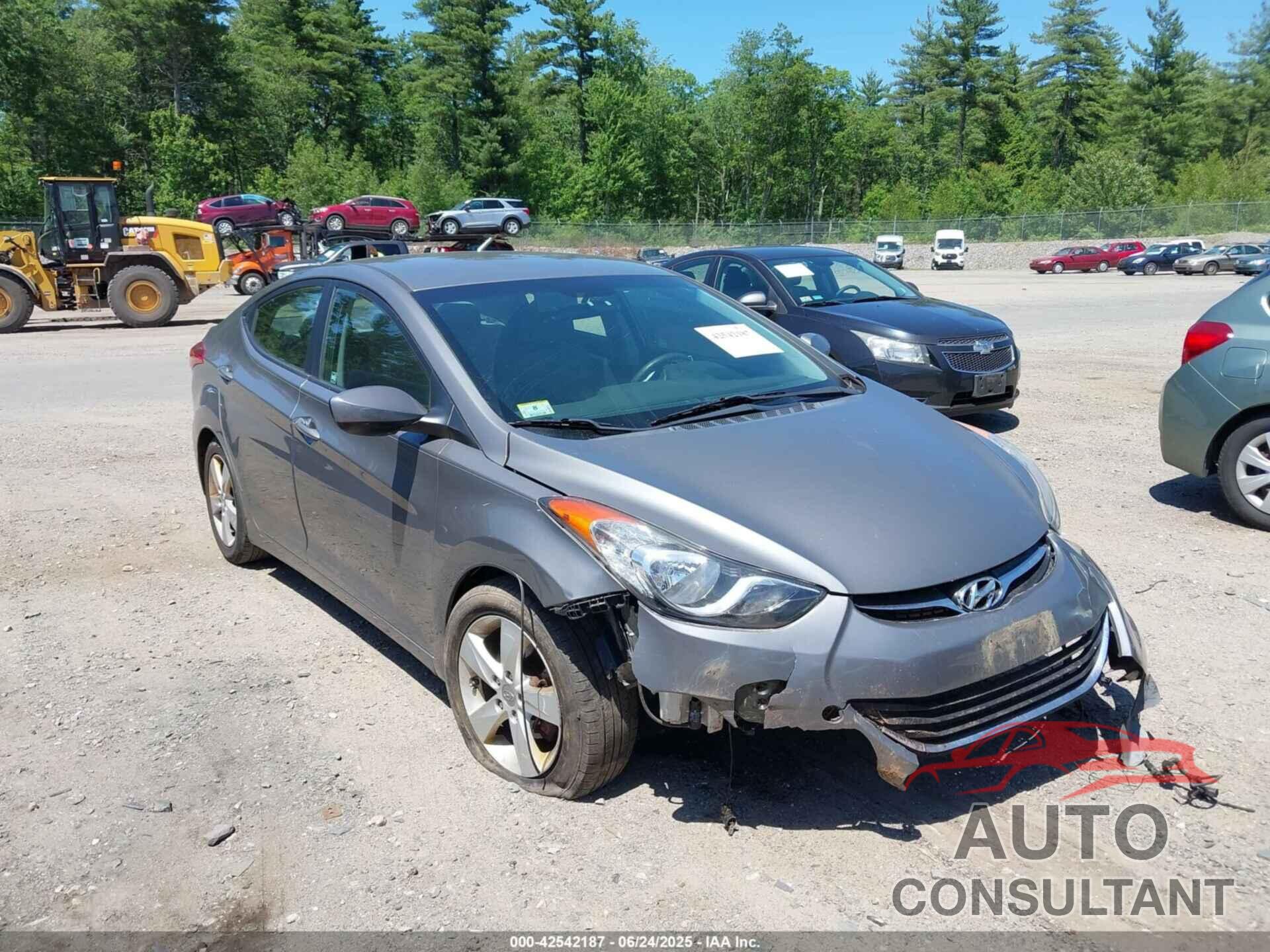 HYUNDAI ELANTRA 2013 - 5NPDH4AE7DH308111