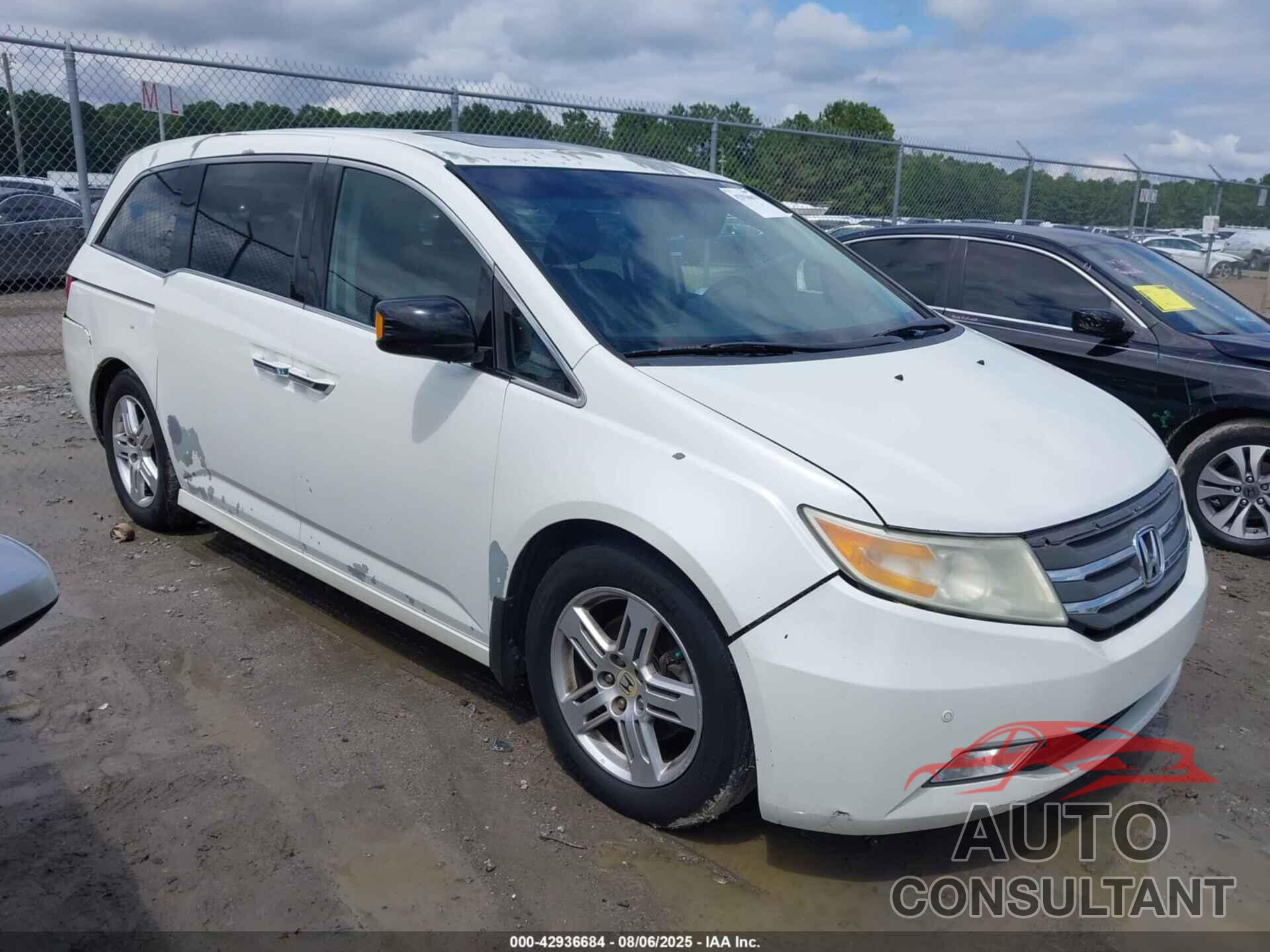 HONDA ODYSSEY 2013 - 5FNRL5H90DB028158