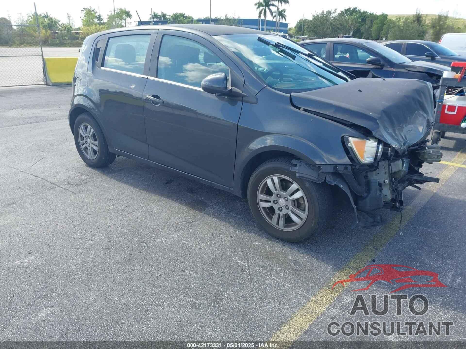 CHEVROLET SONIC 2015 - 1G1JC6SH2F4130809