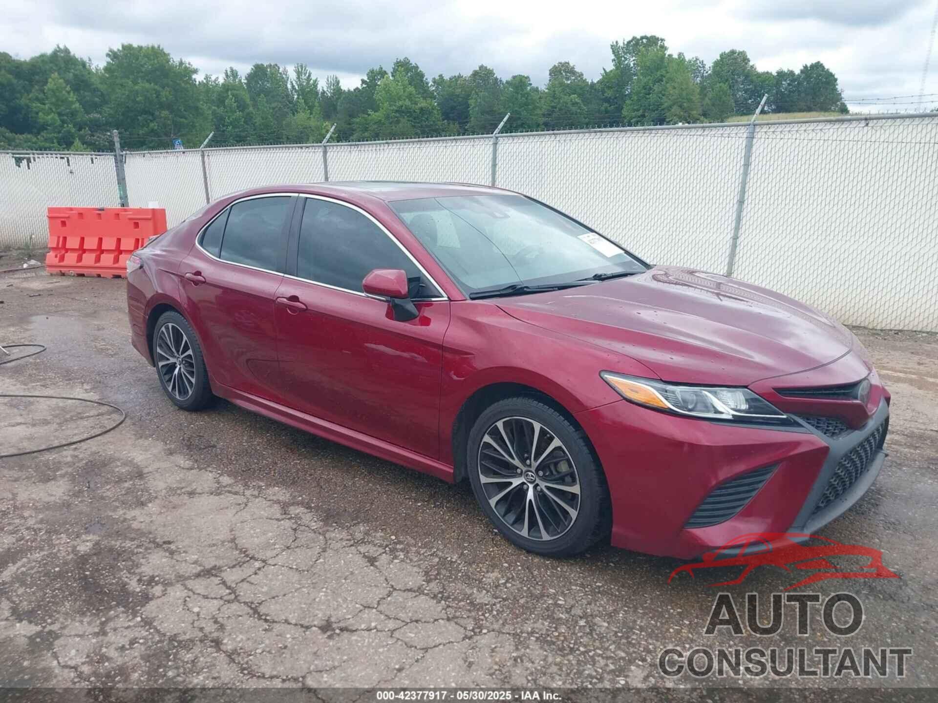 TOYOTA CAMRY 2018 - 4T1B11HK3JU522399