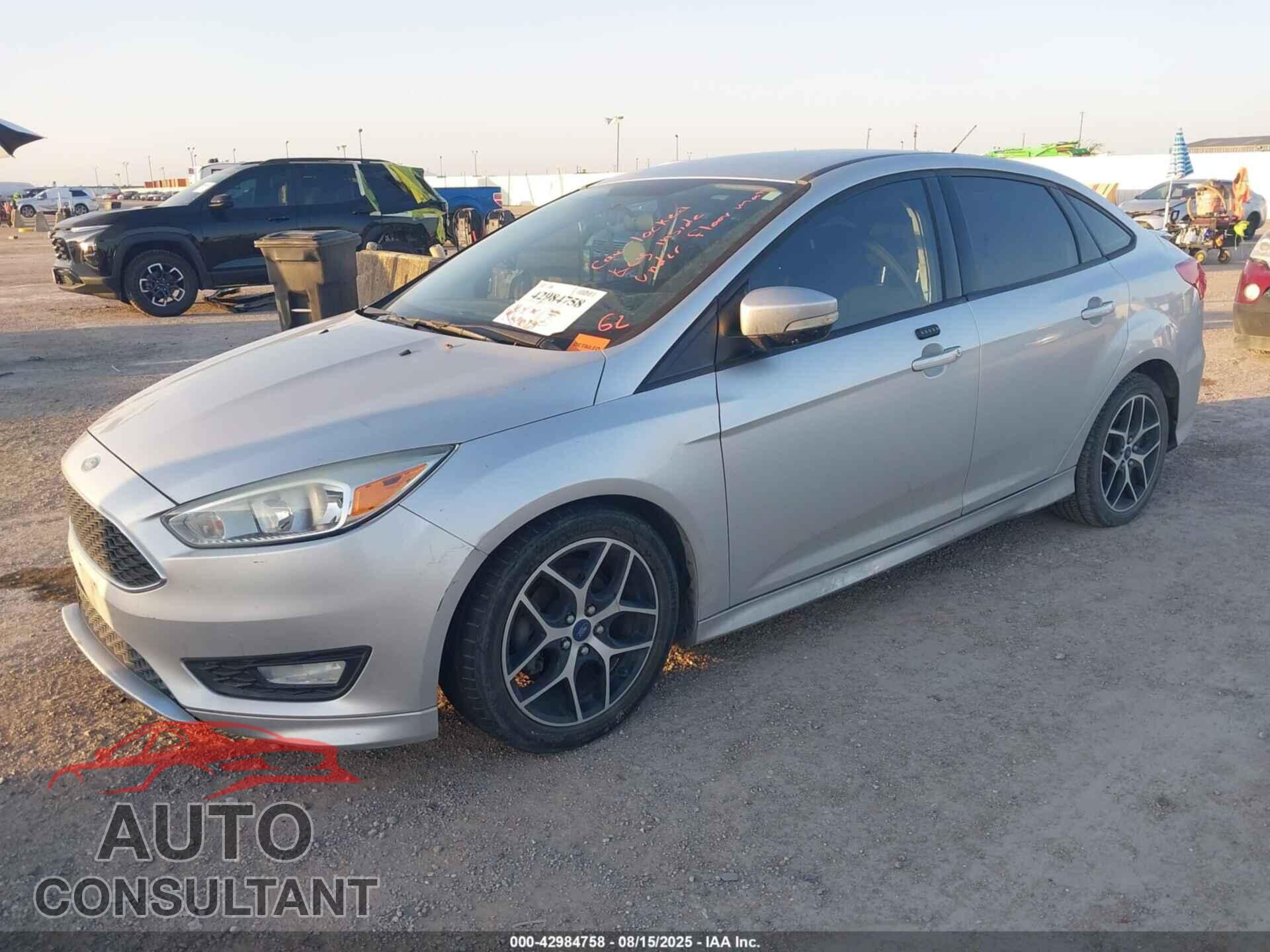 FORD FOCUS 2015 - 1FADP3F20FL268941