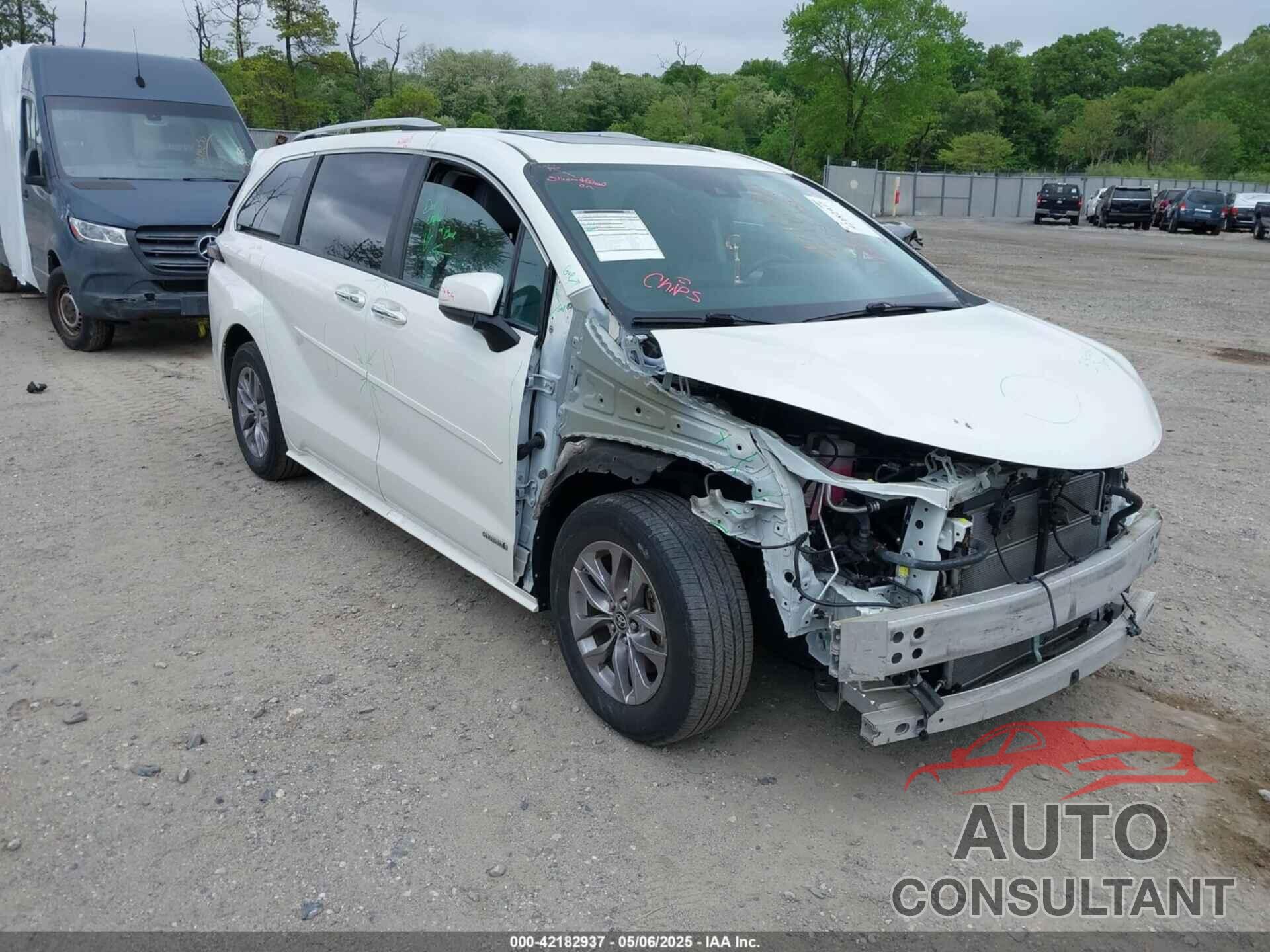 TOYOTA SIENNA 2021 - 5TDYSKFC6MS002087
