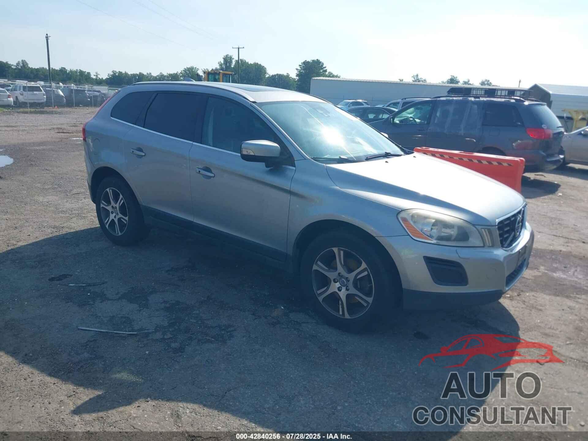 VOLVO XC60 2011 - YV4902DZ0B2153140