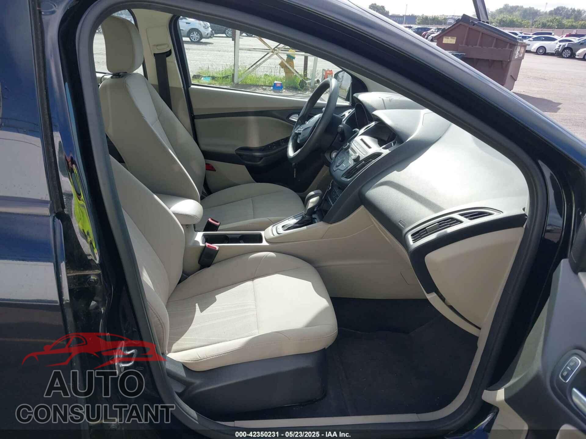 FORD FOCUS 2017 - 1FADP3F21HL218021
